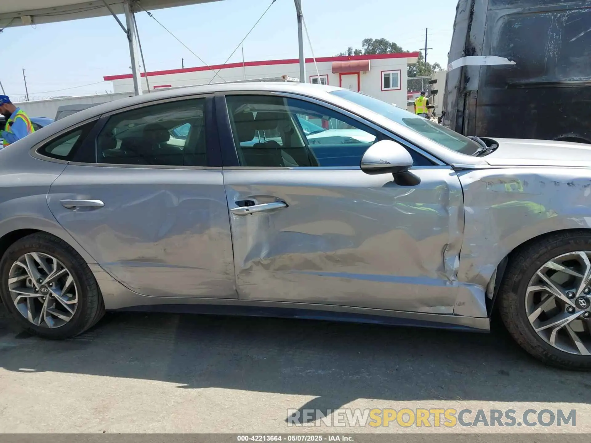 13 Photograph of a damaged car KMHL64JA1PA329347 HYUNDAI SONATA 2023