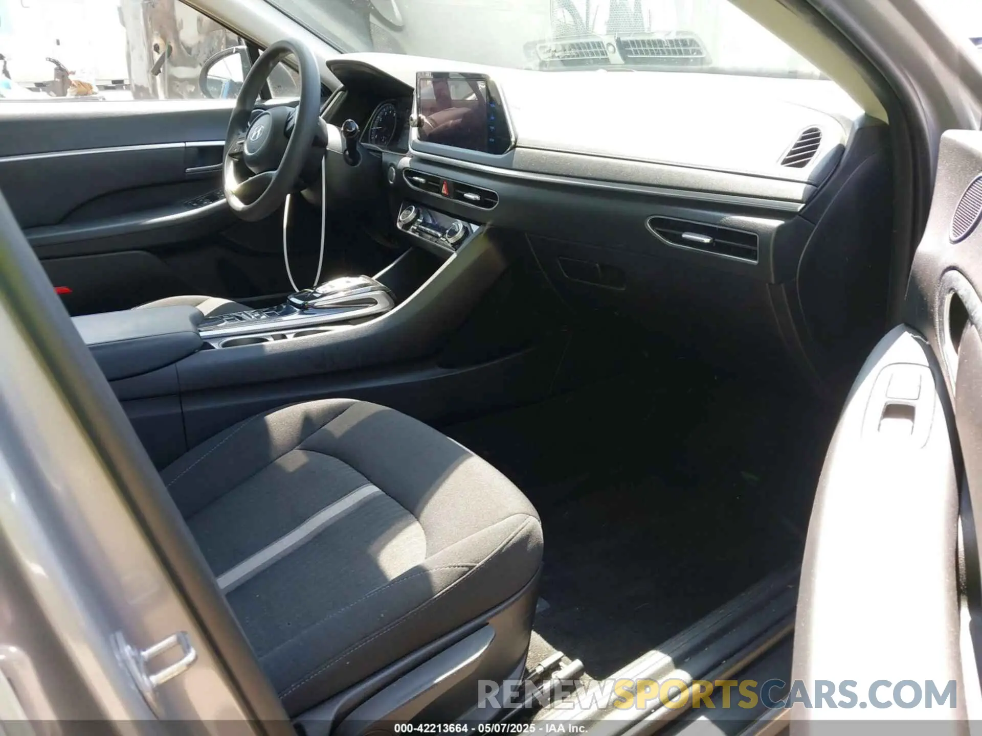 5 Photograph of a damaged car KMHL64JA1PA329347 HYUNDAI SONATA 2023