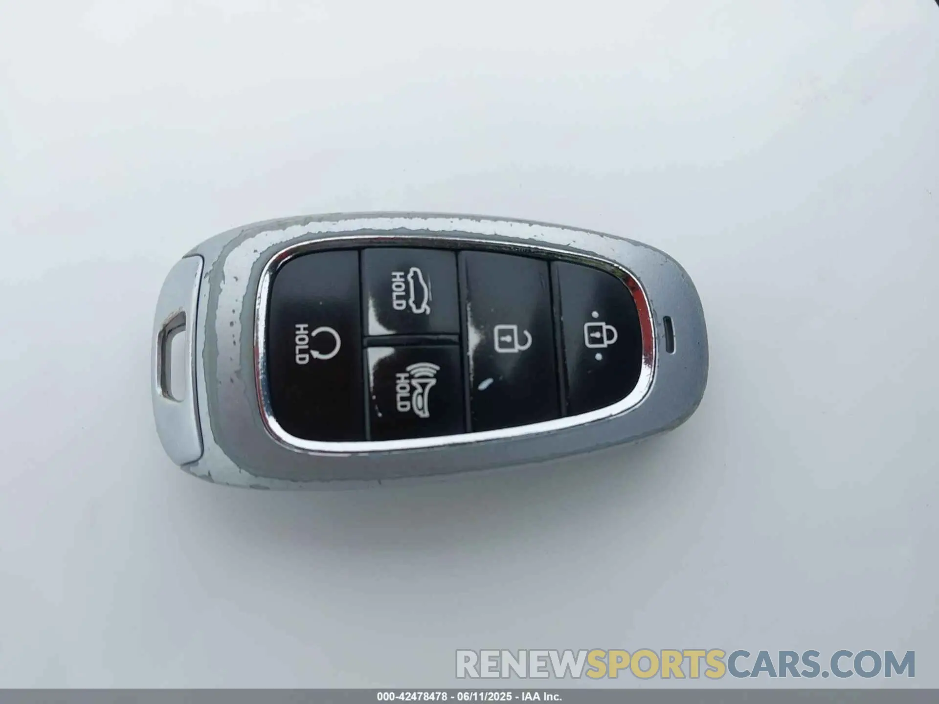11 Photograph of a damaged car KMHL64JA2PA261804 HYUNDAI SONATA 2023