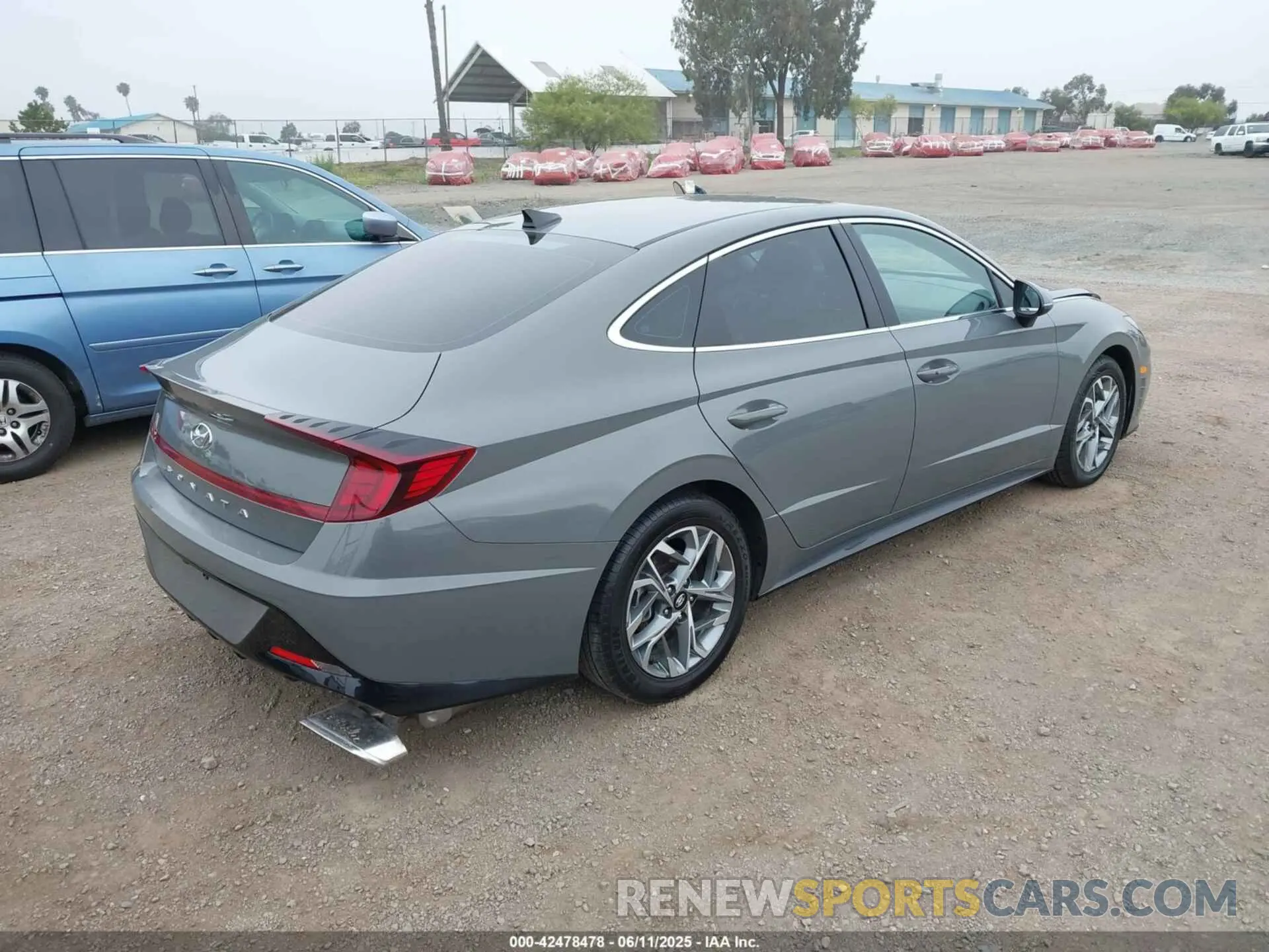 4 Photograph of a damaged car KMHL64JA2PA261804 HYUNDAI SONATA 2023