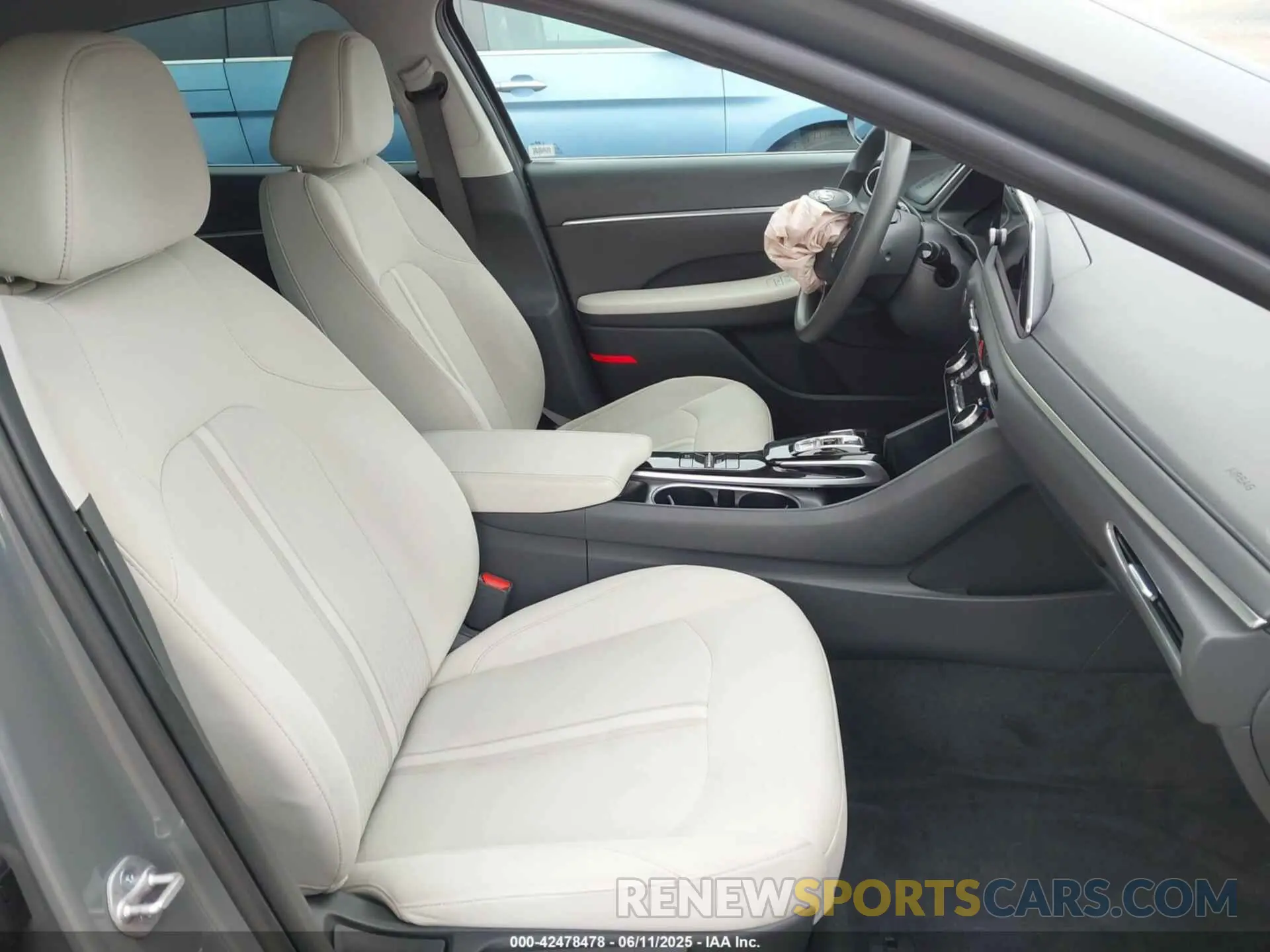 5 Photograph of a damaged car KMHL64JA2PA261804 HYUNDAI SONATA 2023