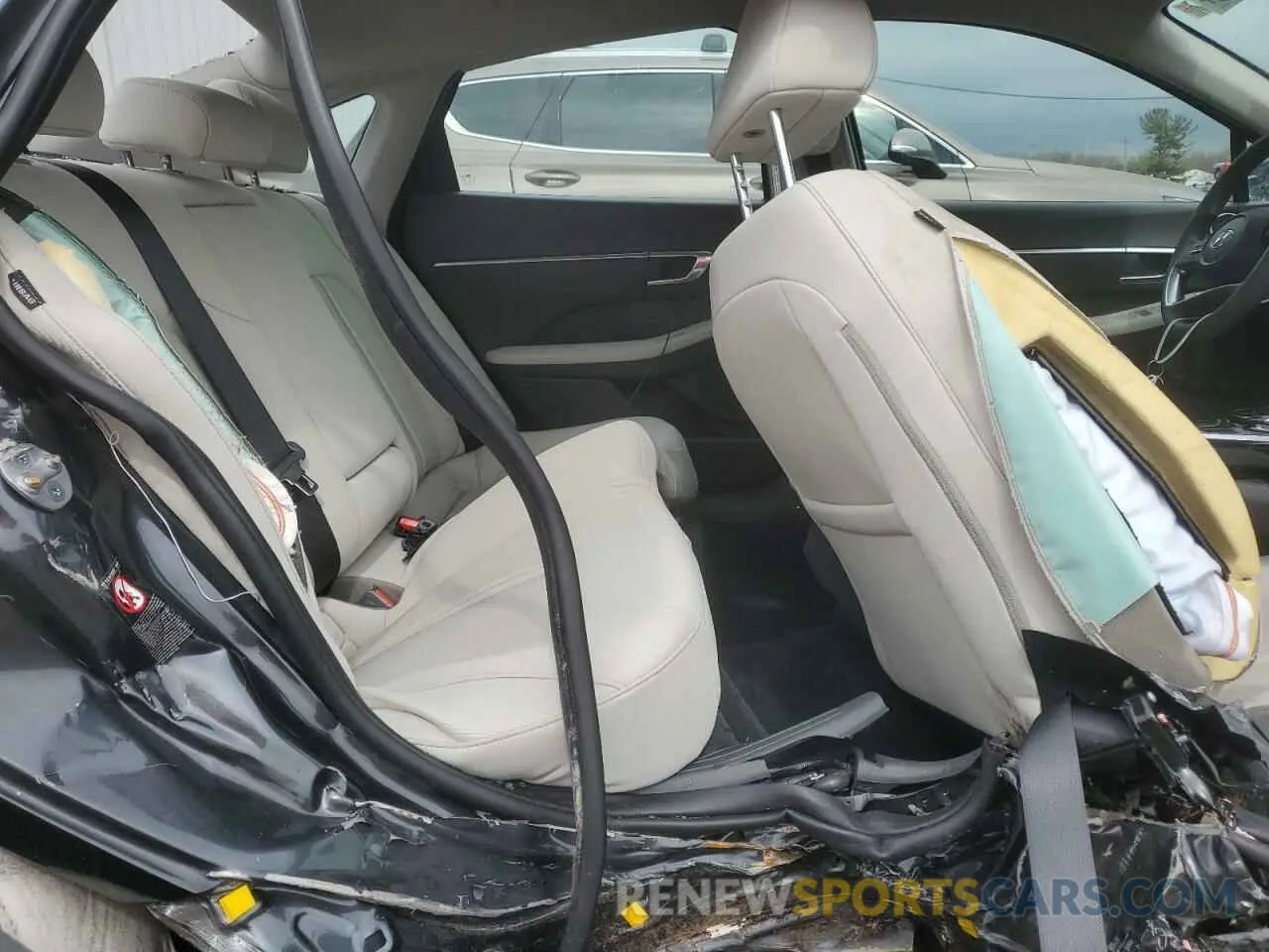 10 Photograph of a damaged car KMHL64JA3PA322870 HYUNDAI SONATA 2023