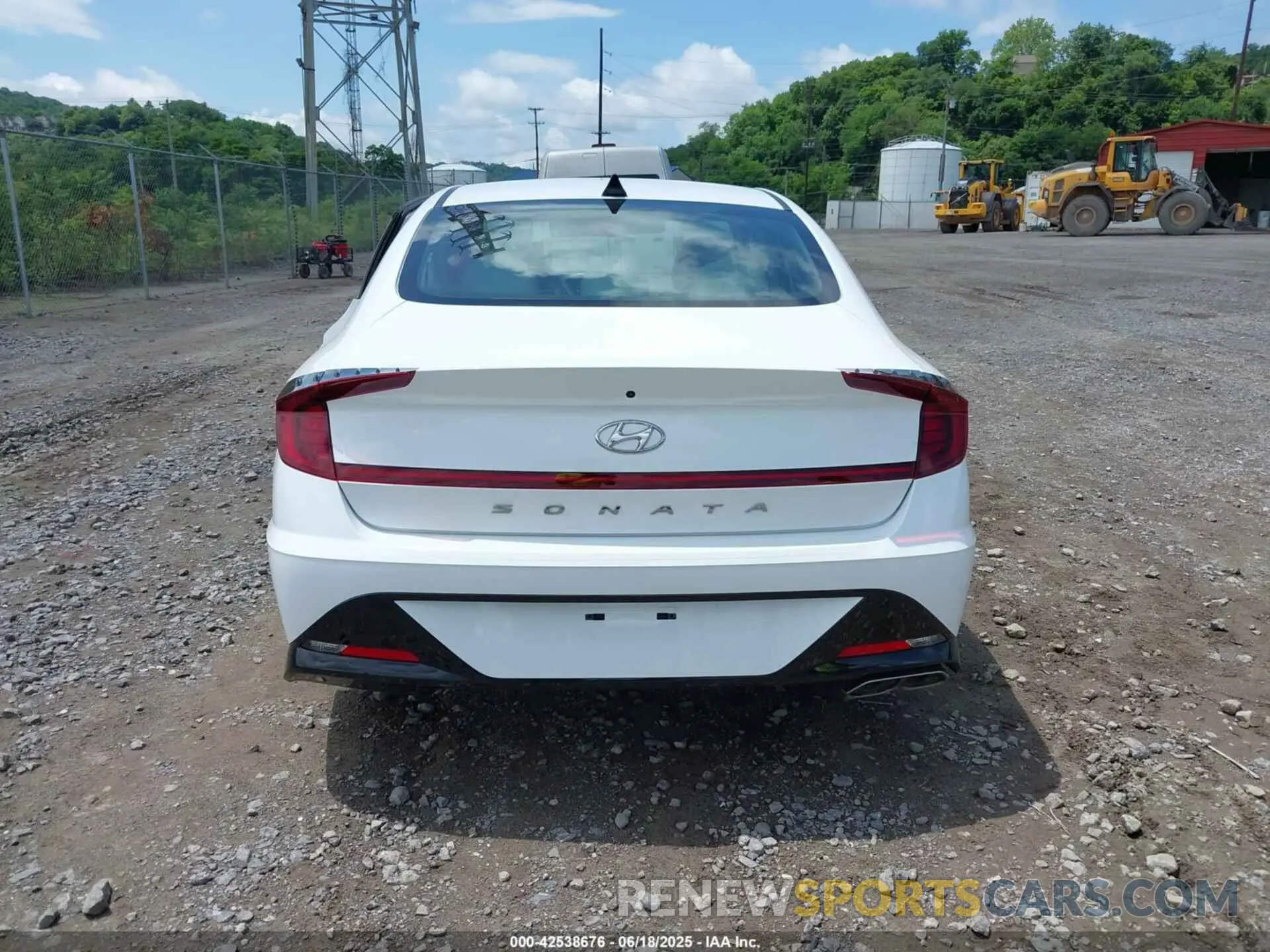 17 Photograph of a damaged car KMHL64JA4PA250903 HYUNDAI SONATA 2023