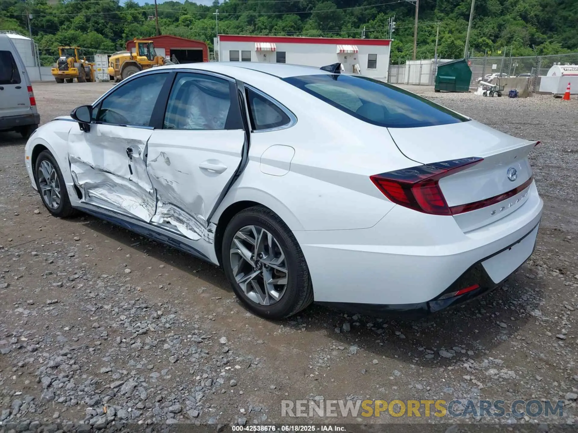 3 Photograph of a damaged car KMHL64JA4PA250903 HYUNDAI SONATA 2023