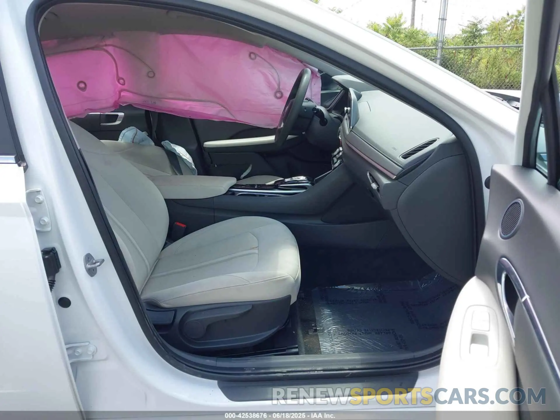 5 Photograph of a damaged car KMHL64JA4PA250903 HYUNDAI SONATA 2023