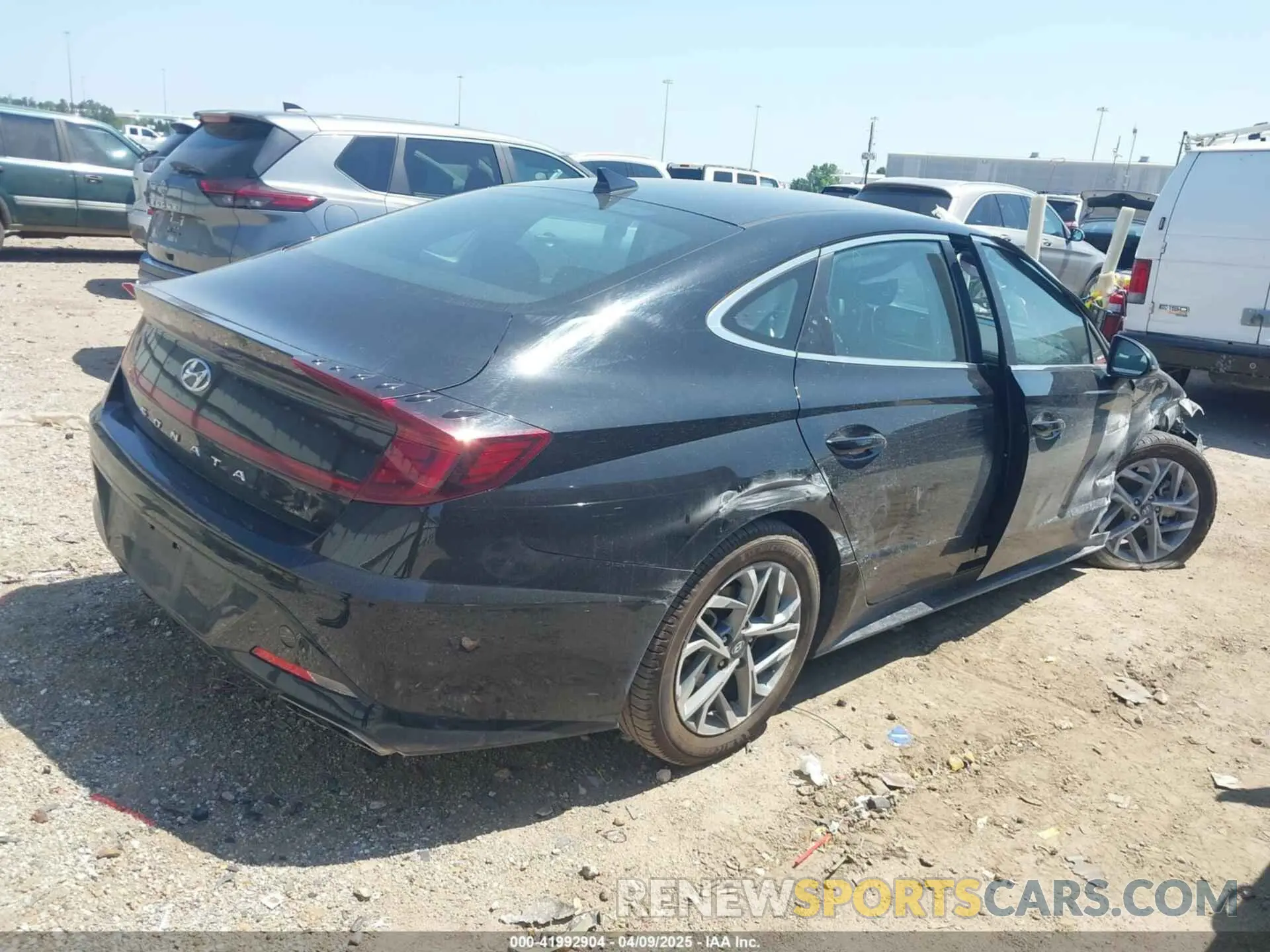 4 Photograph of a damaged car KMHL64JA4PA271685 HYUNDAI SONATA 2023