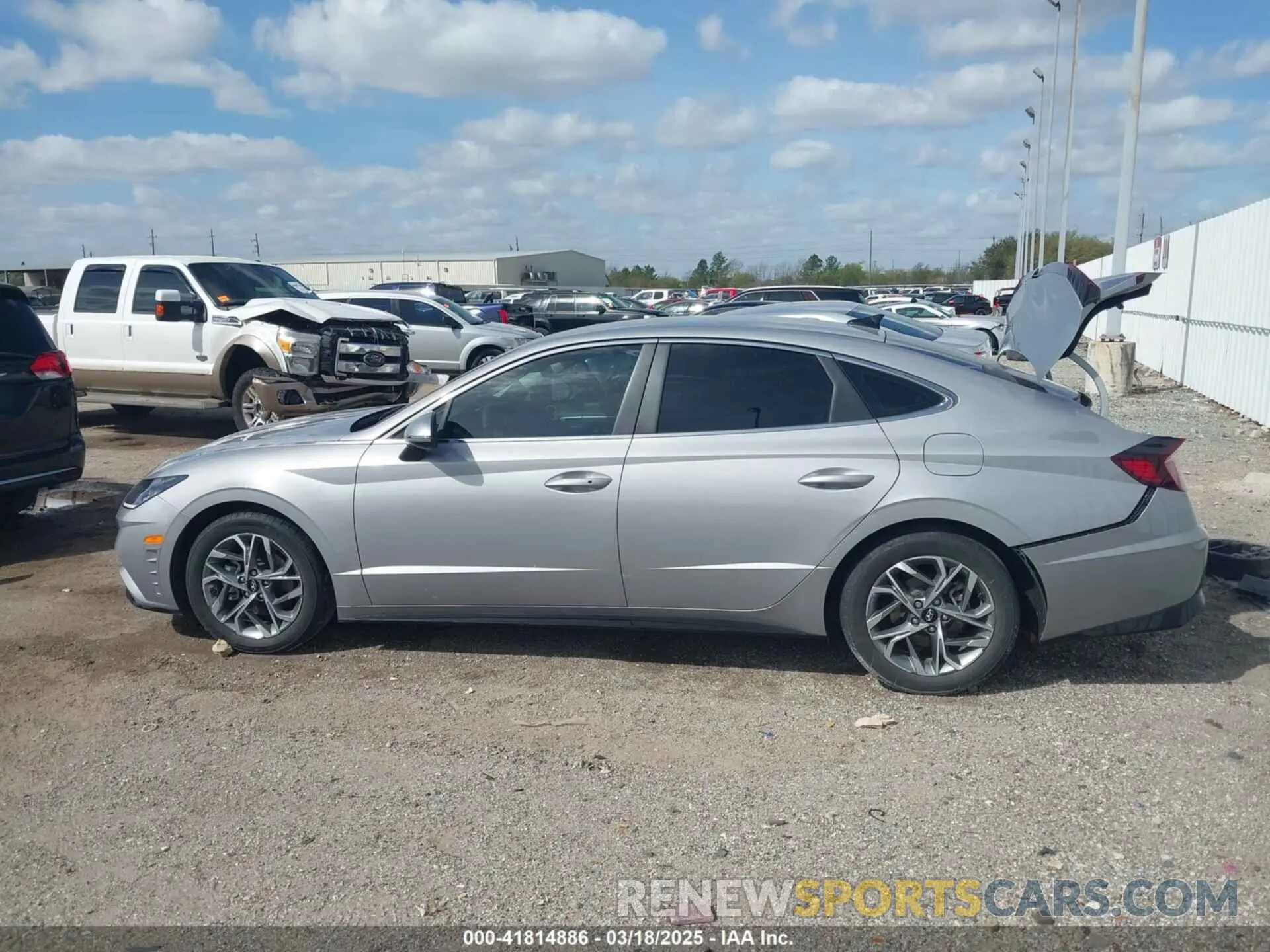 14 Photograph of a damaged car KMHL64JA4PA272481 HYUNDAI SONATA 2023