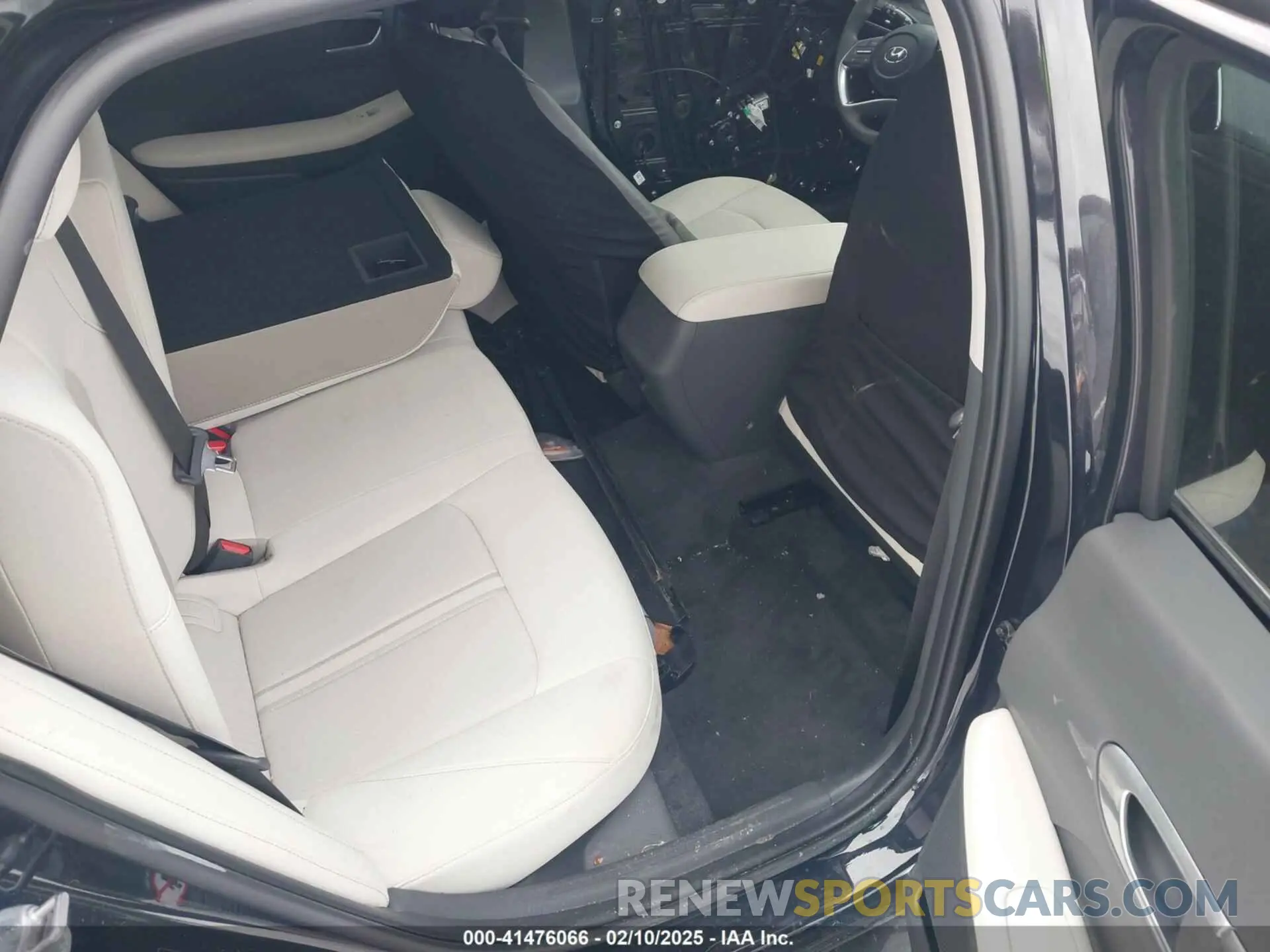 8 Photograph of a damaged car KMHL64JA4PA287935 HYUNDAI SONATA 2023