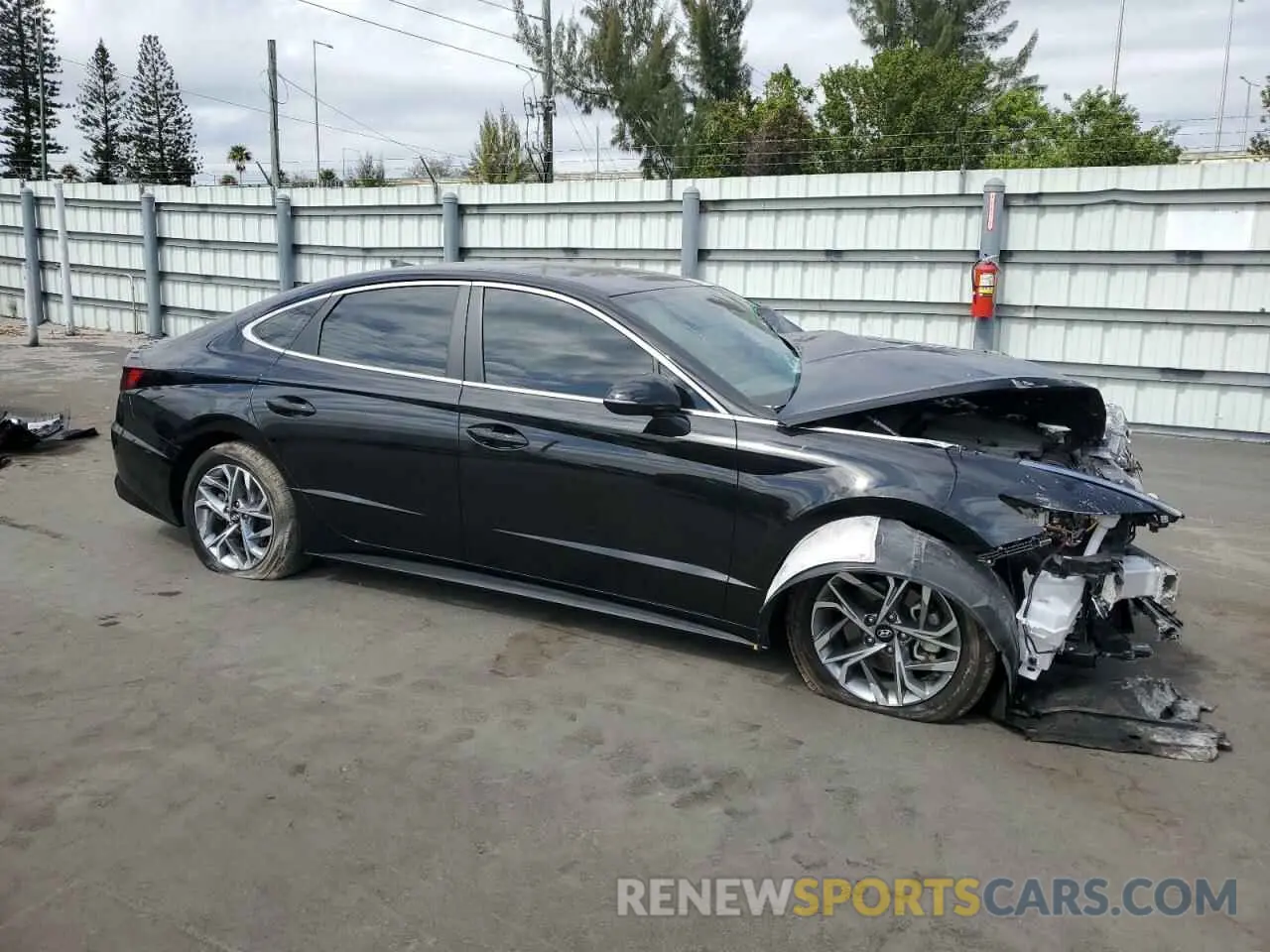 4 Photograph of a damaged car KMHL64JA4PA320755 HYUNDAI SONATA 2023