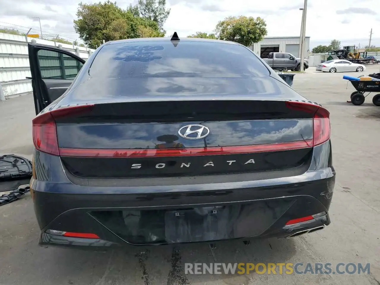 6 Photograph of a damaged car KMHL64JA4PA320755 HYUNDAI SONATA 2023