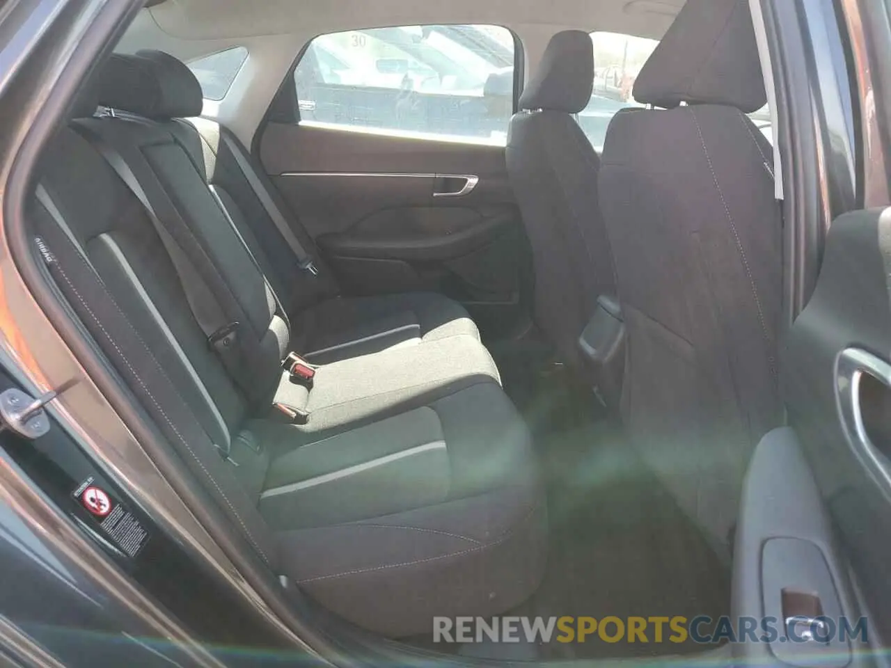 10 Photograph of a damaged car KMHL64JA6PA318666 HYUNDAI SONATA 2023