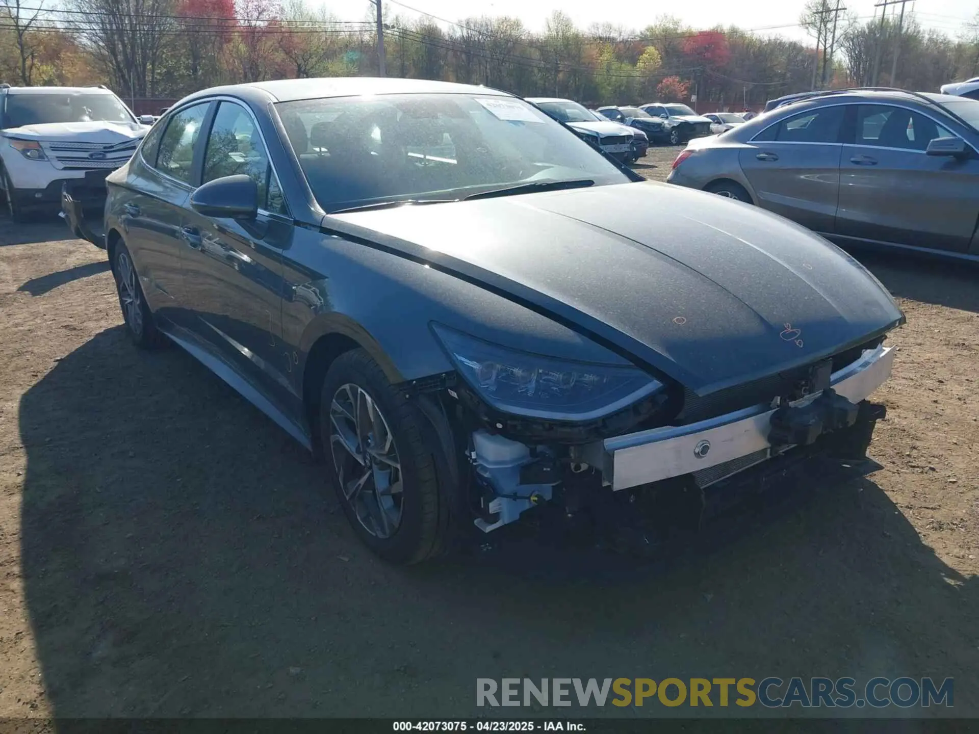18 Photograph of a damaged car KMHL64JA6PA319168 HYUNDAI SONATA 2023