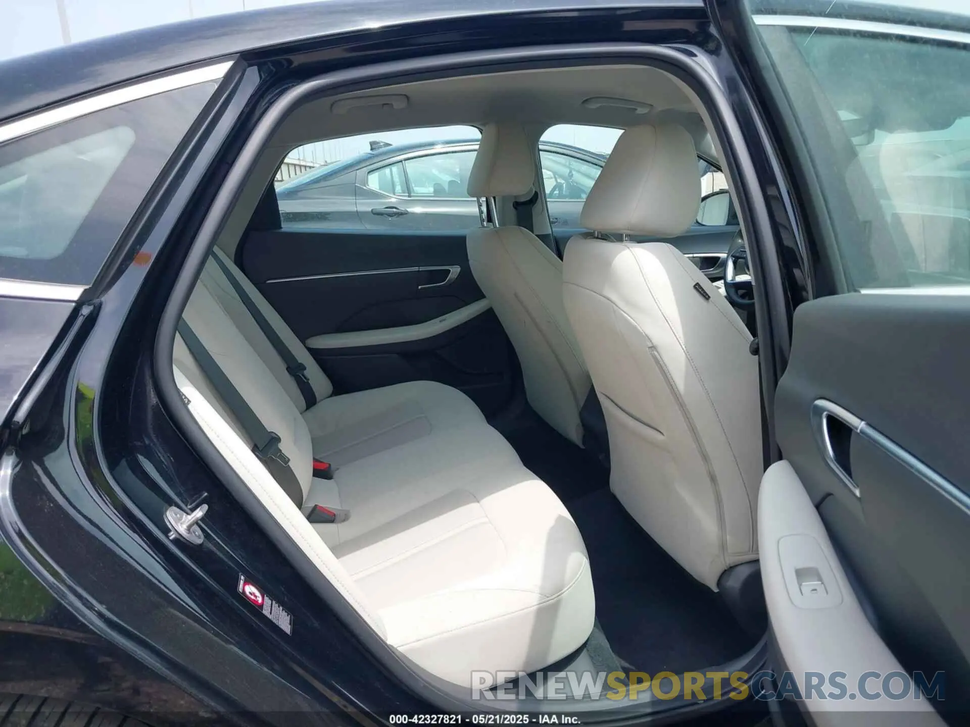 8 Photograph of a damaged car KMHL64JA7PA282826 HYUNDAI SONATA 2023