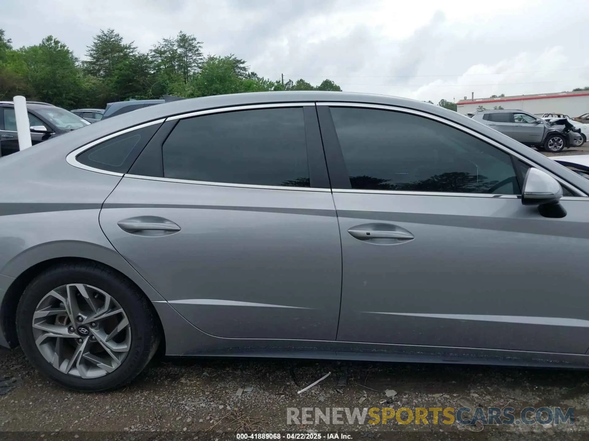 13 Photograph of a damaged car KMHL64JA7PA295527 HYUNDAI SONATA 2023