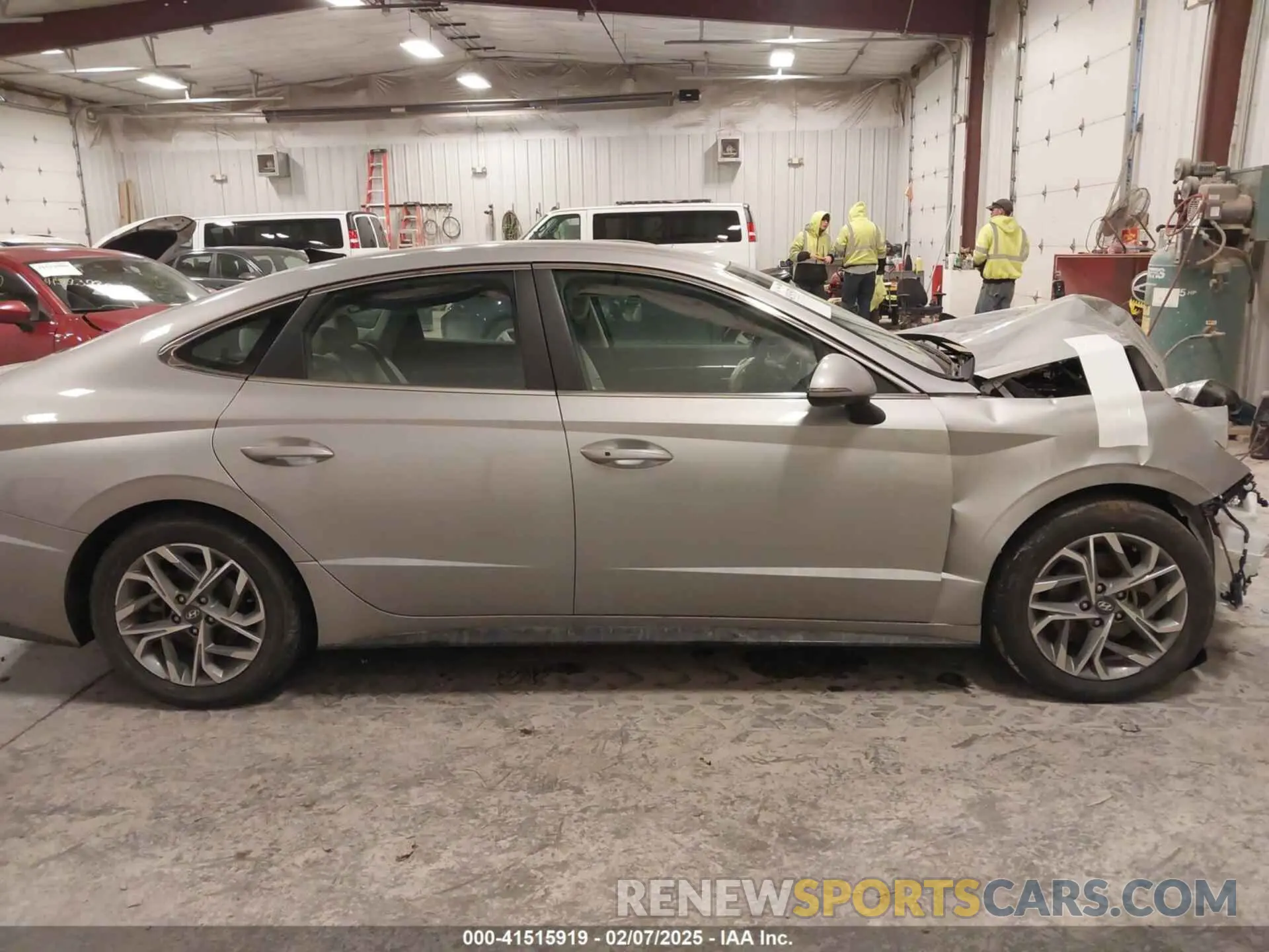 13 Photograph of a damaged car KMHL64JA7PA316568 HYUNDAI SONATA 2023