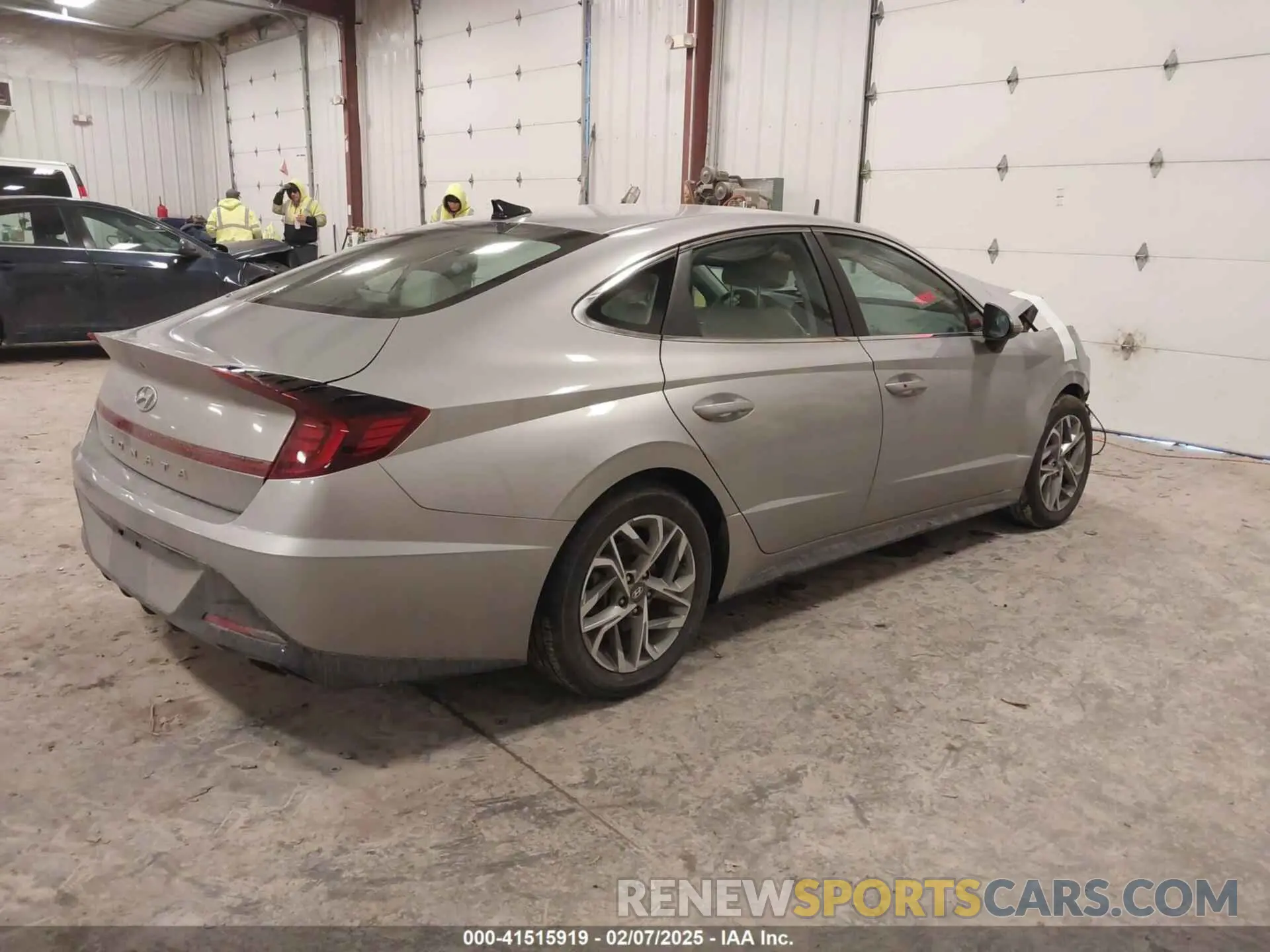 4 Photograph of a damaged car KMHL64JA7PA316568 HYUNDAI SONATA 2023