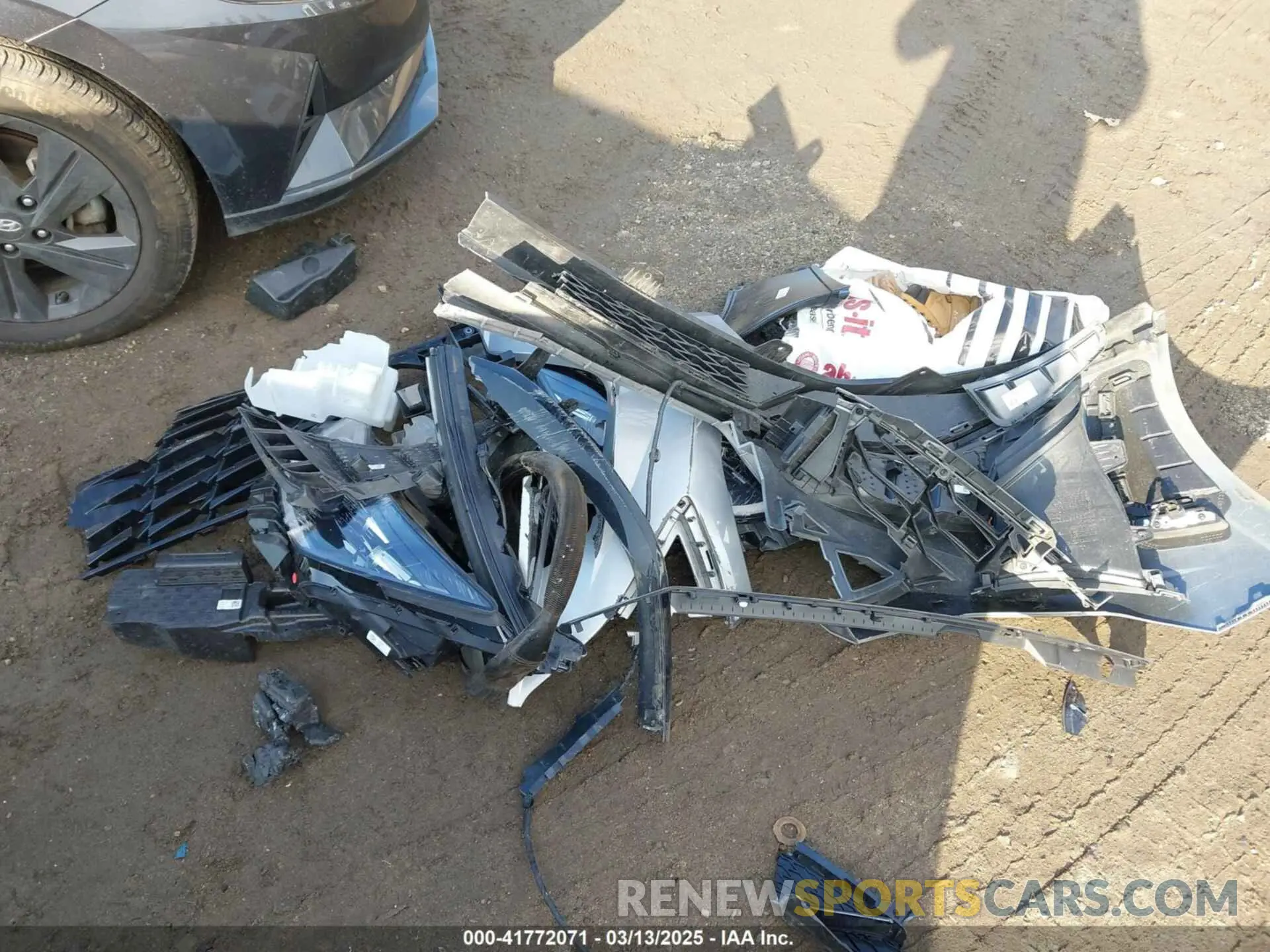 12 Photograph of a damaged car KMHL64JA7PA326162 HYUNDAI SONATA 2023