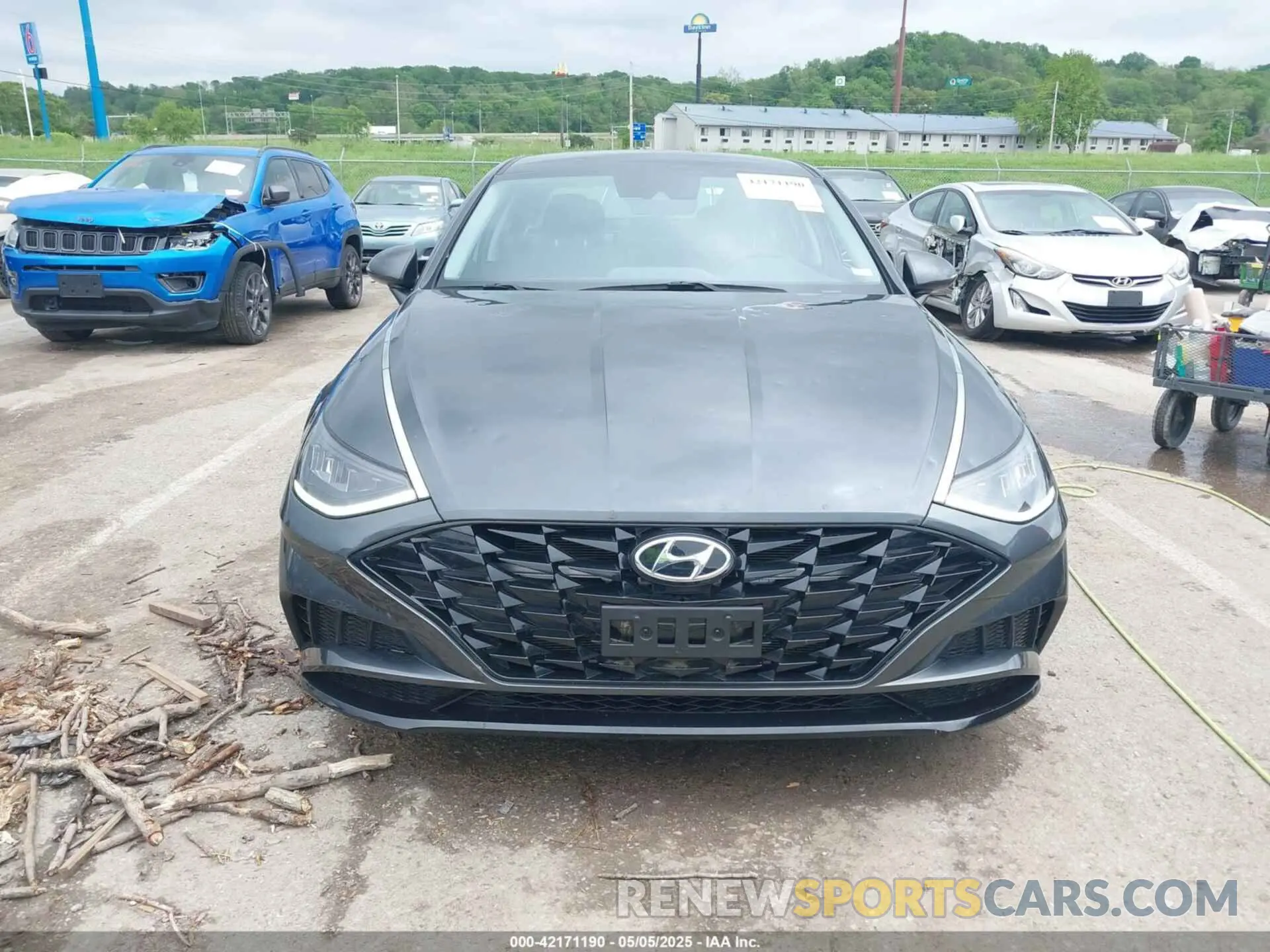 12 Photograph of a damaged car KMHL64JA8PA285945 HYUNDAI SONATA 2023