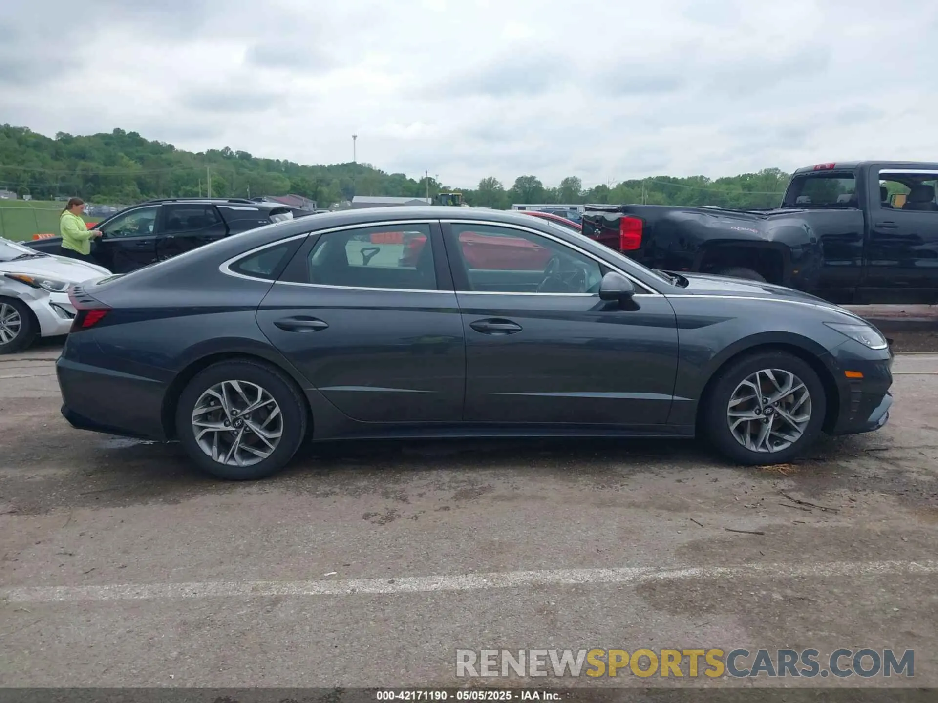 13 Photograph of a damaged car KMHL64JA8PA285945 HYUNDAI SONATA 2023