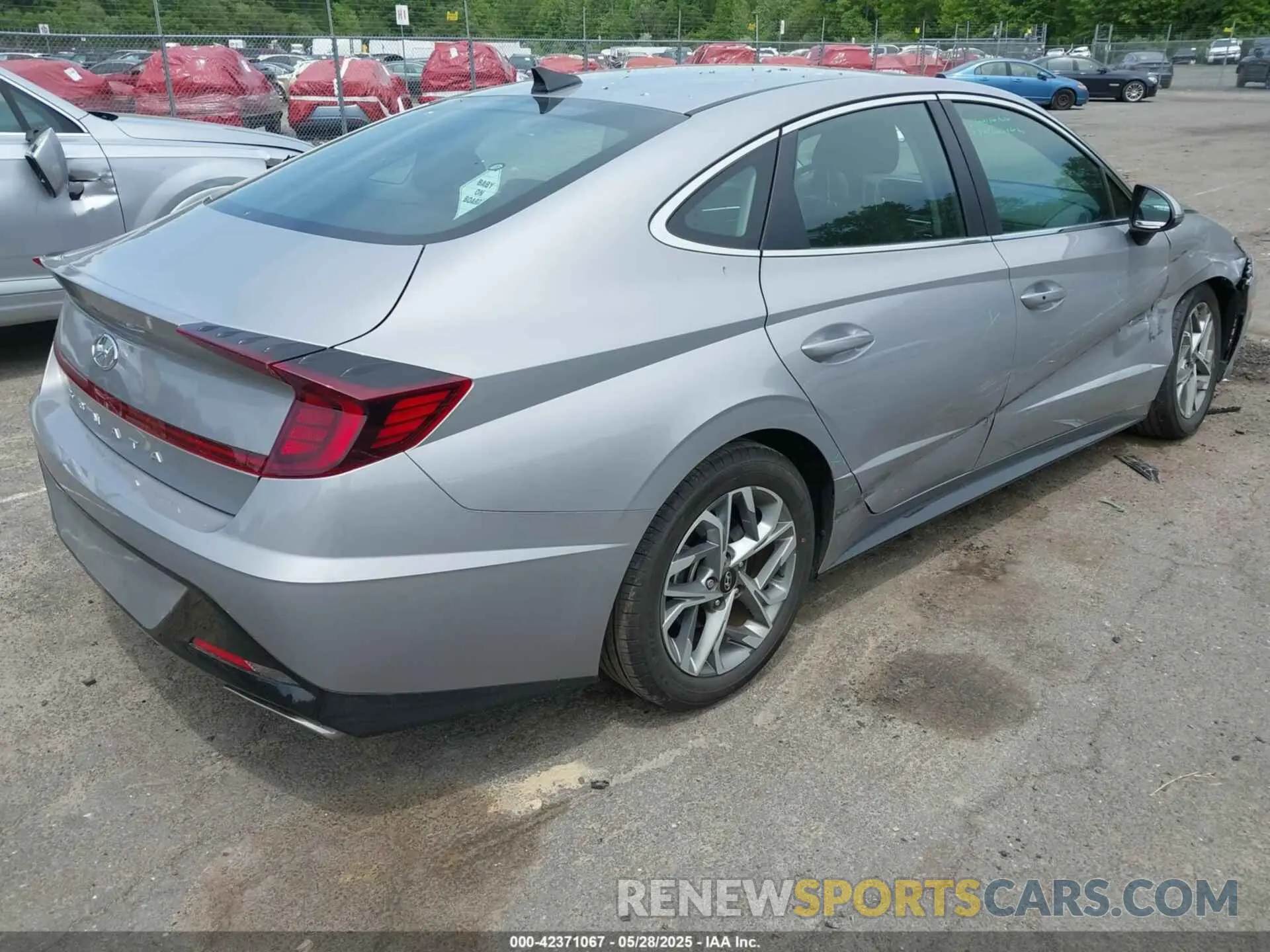 4 Photograph of a damaged car KMHL64JA9PA281712 HYUNDAI SONATA 2023