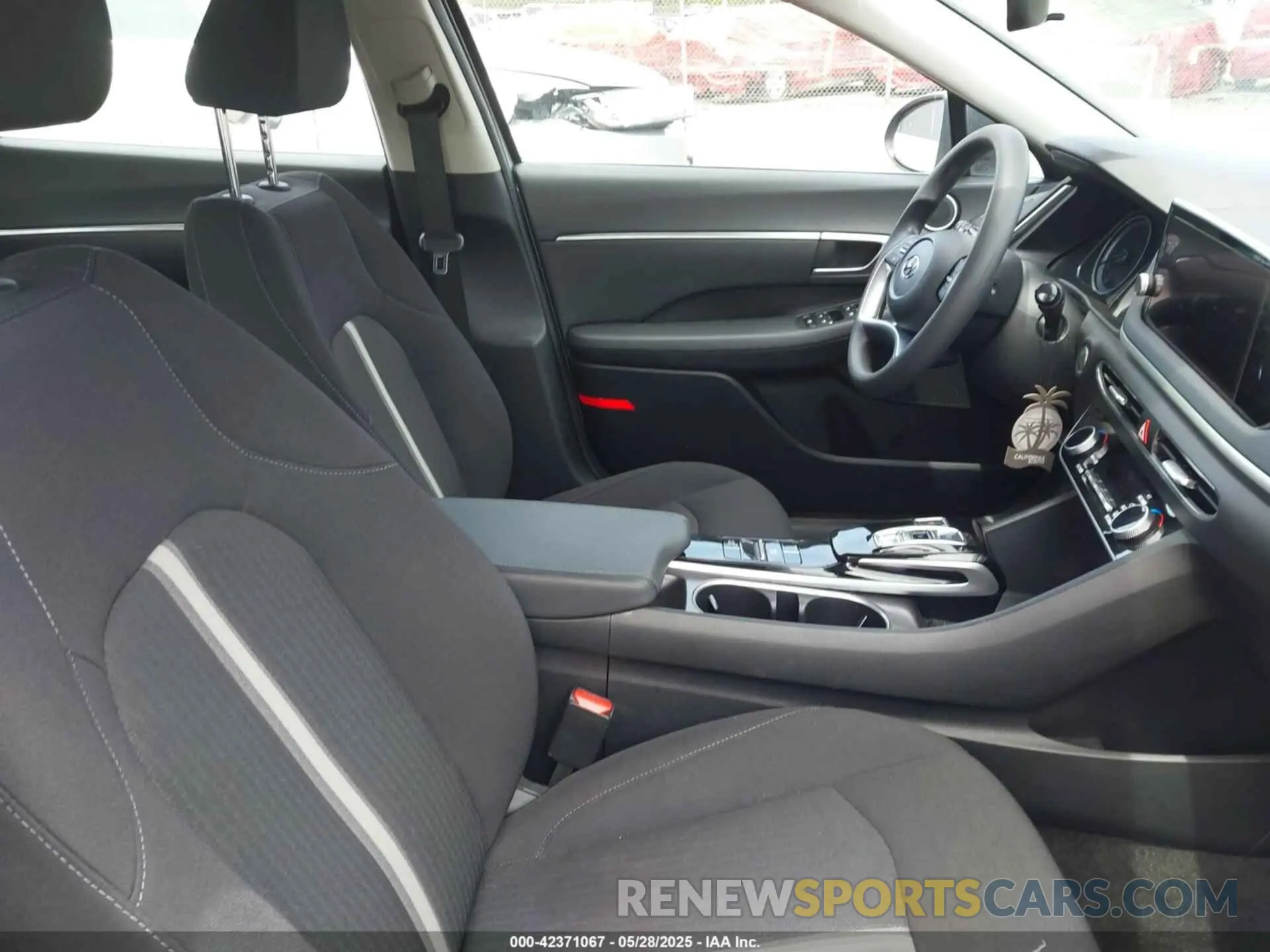 5 Photograph of a damaged car KMHL64JA9PA281712 HYUNDAI SONATA 2023