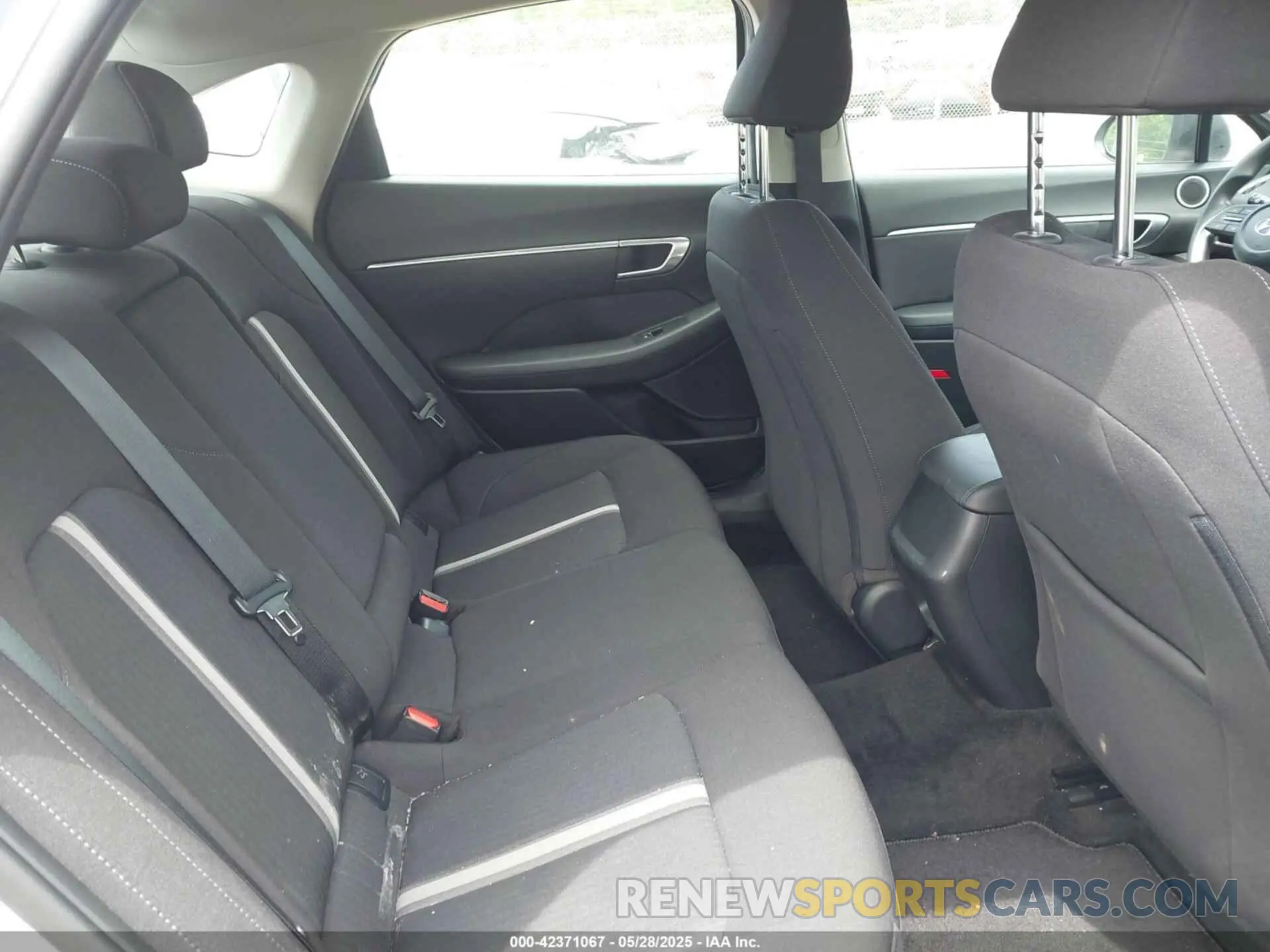 8 Photograph of a damaged car KMHL64JA9PA281712 HYUNDAI SONATA 2023