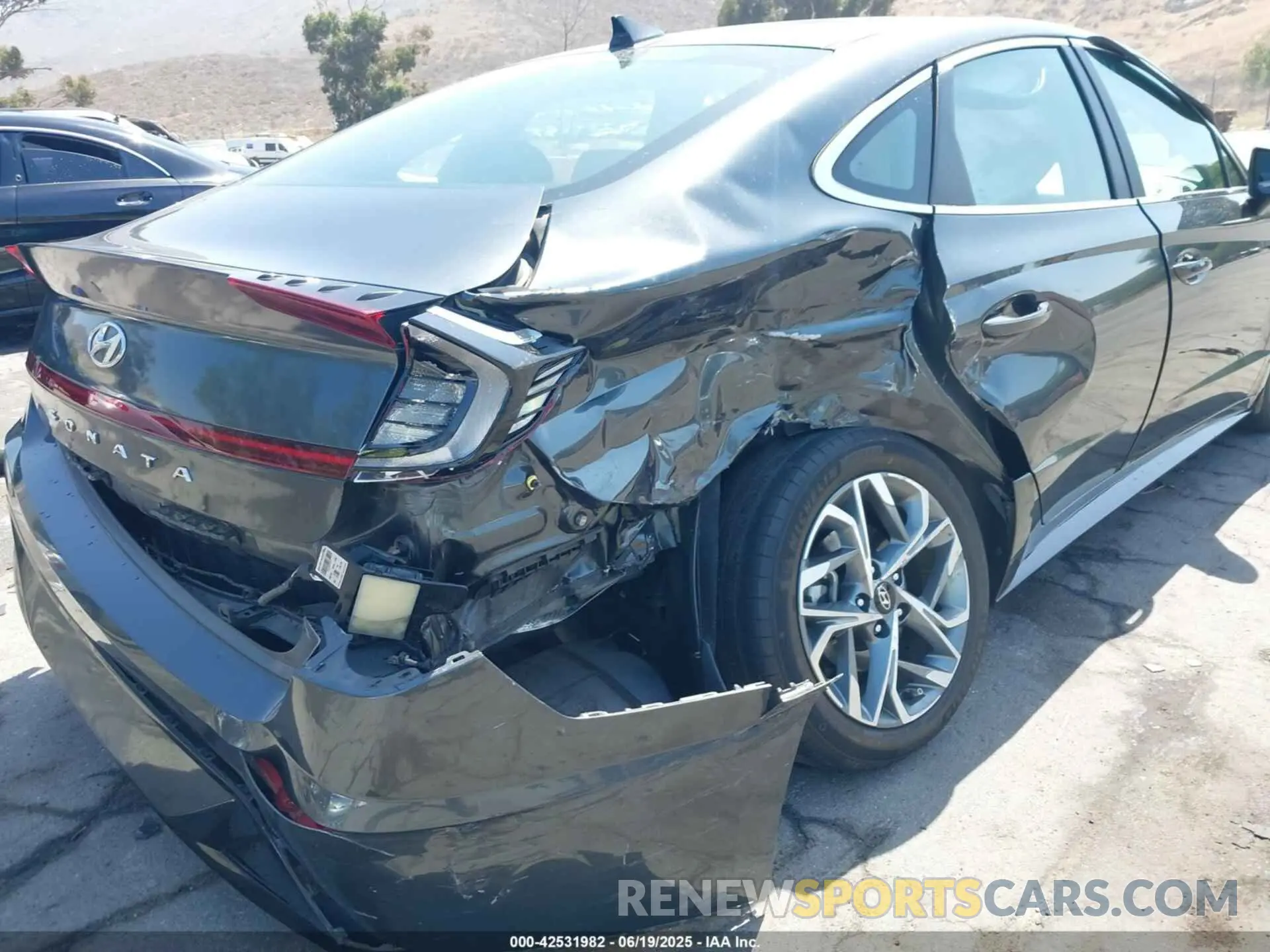 12 Photograph of a damaged car KMHL64JAXPA262957 HYUNDAI SONATA 2023