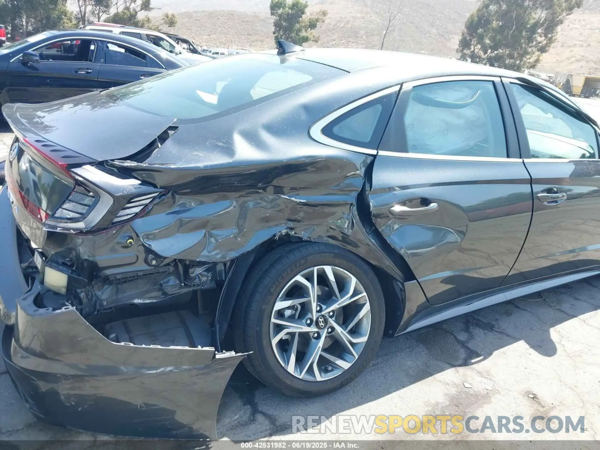 6 Photograph of a damaged car KMHL64JAXPA262957 HYUNDAI SONATA 2023