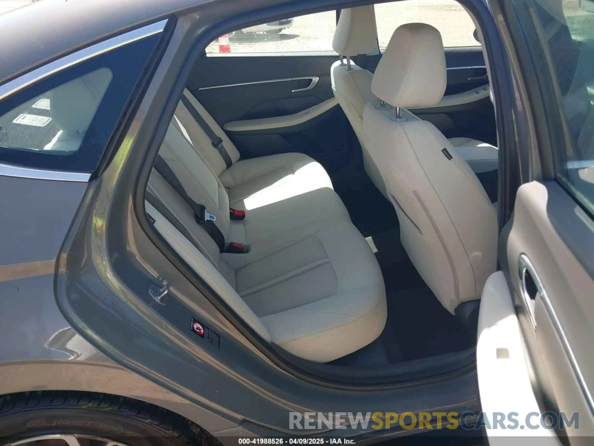 8 Photograph of a damaged car KMHL64JAXPA288278 HYUNDAI SONATA 2023