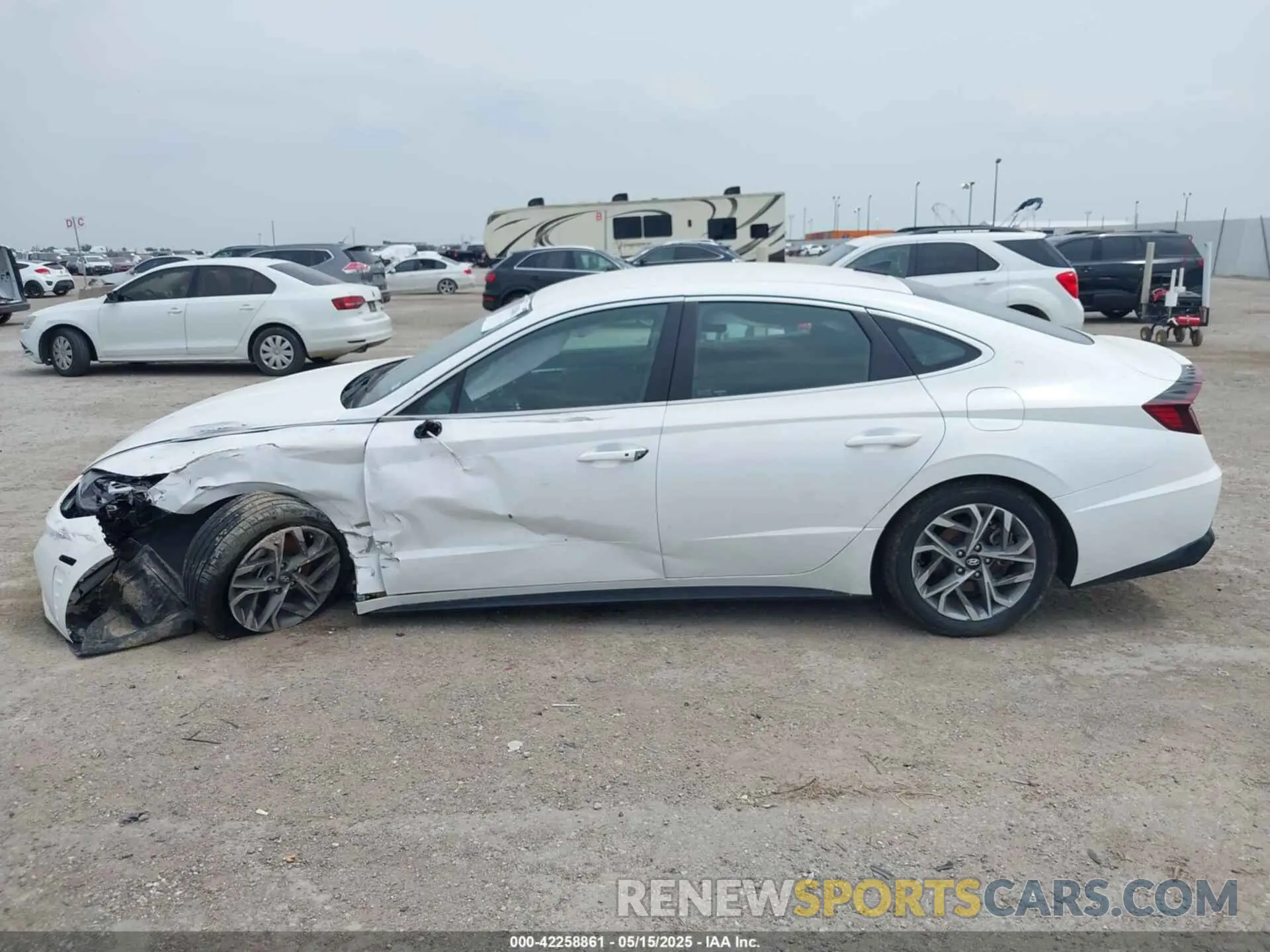 14 Photograph of a damaged car KMHL64JAXPA309954 HYUNDAI SONATA 2023