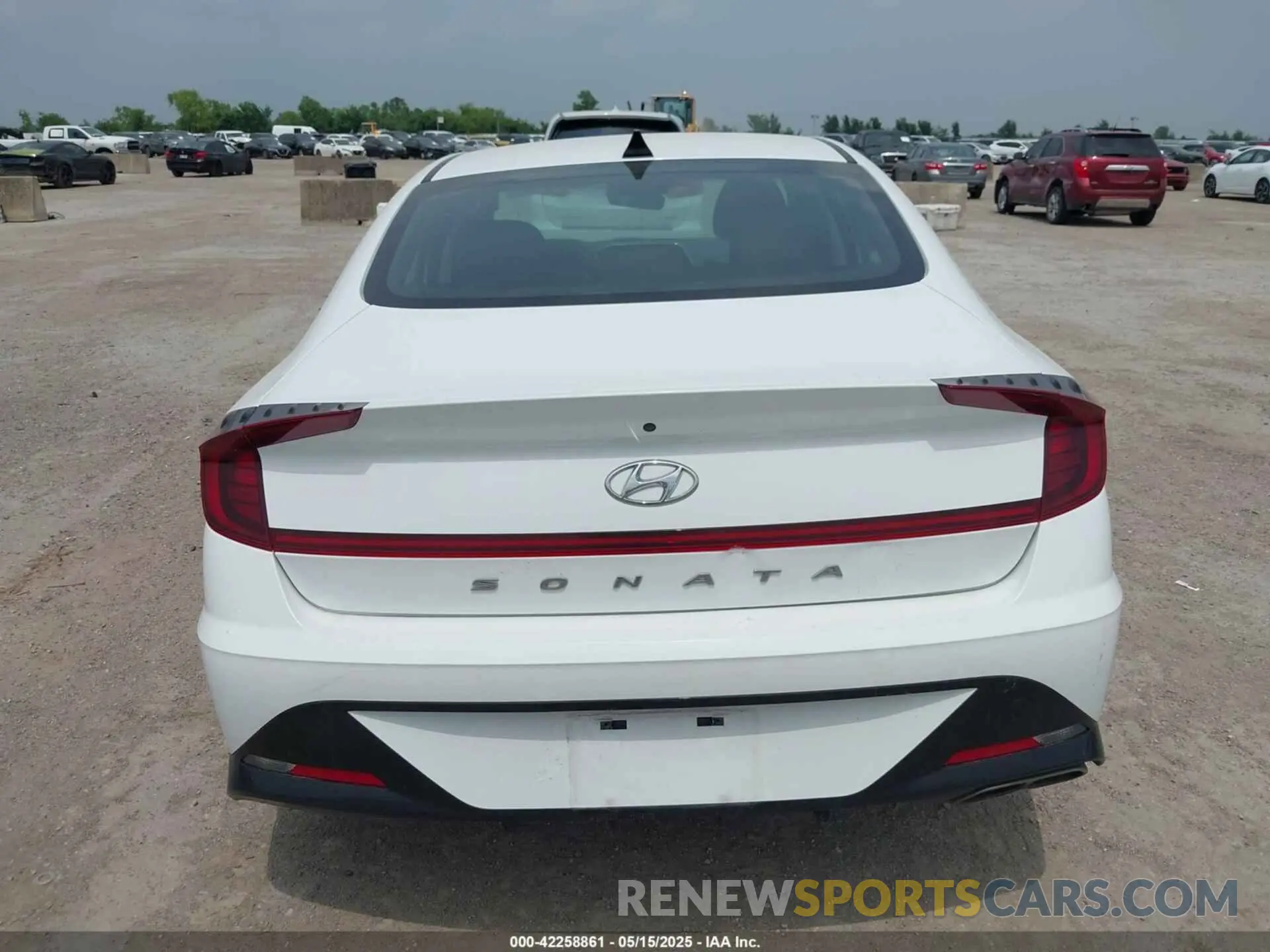 16 Photograph of a damaged car KMHL64JAXPA309954 HYUNDAI SONATA 2023