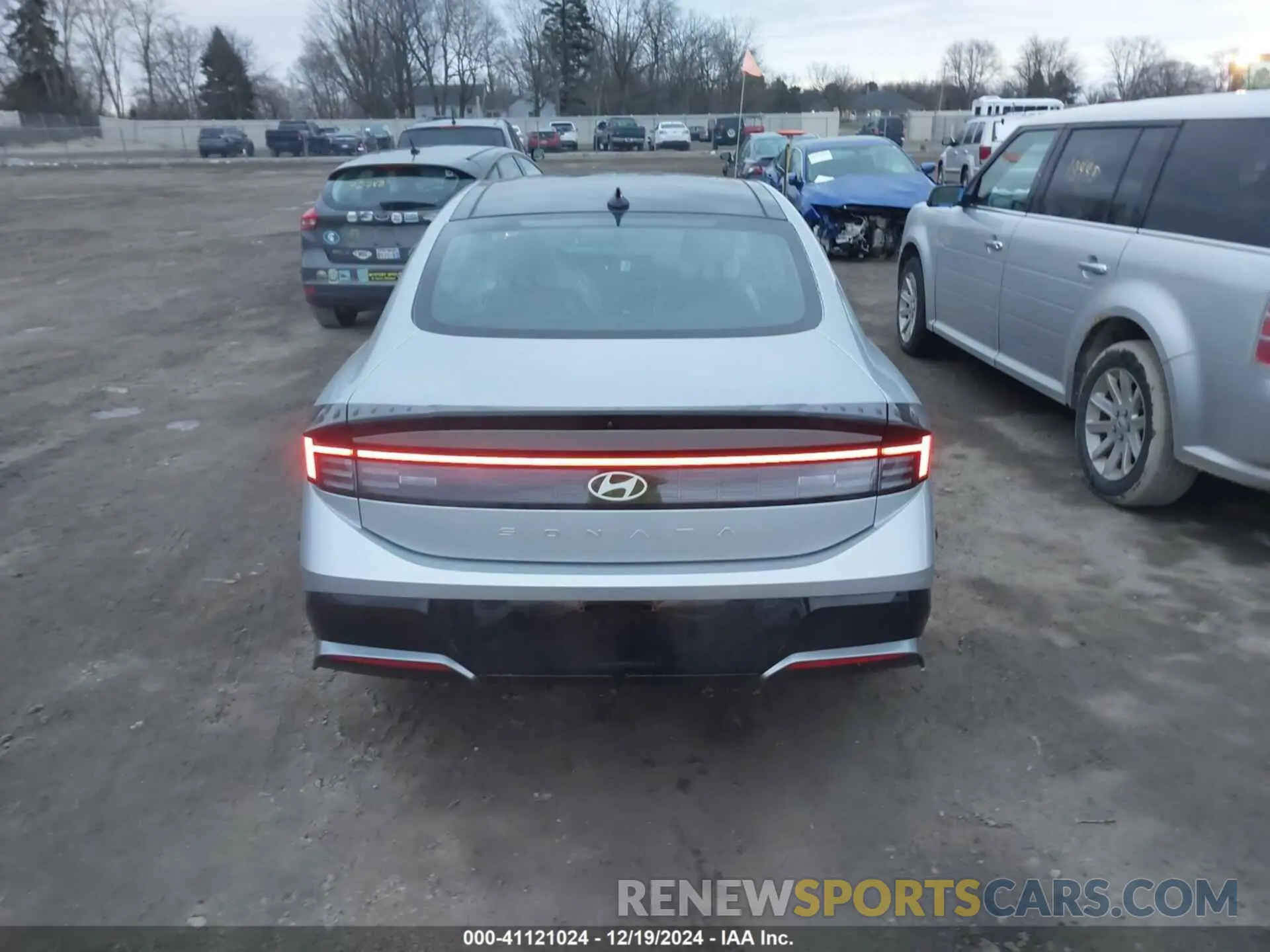 16 Photograph of a damaged car KMHL14JA0RA359490 HYUNDAI SONATA 2024