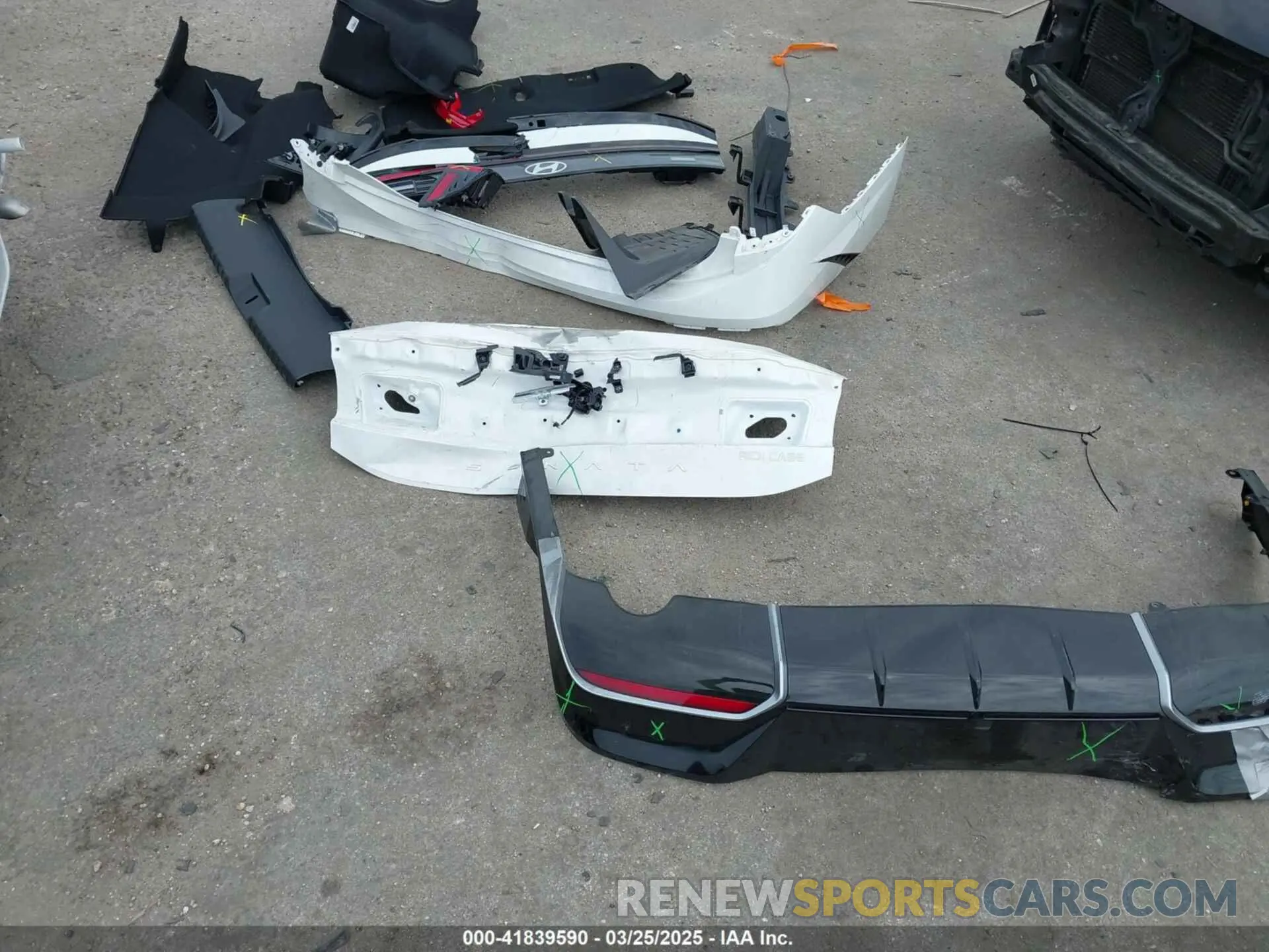 12 Photograph of a damaged car KMHL14JA1RA418157 HYUNDAI SONATA 2024