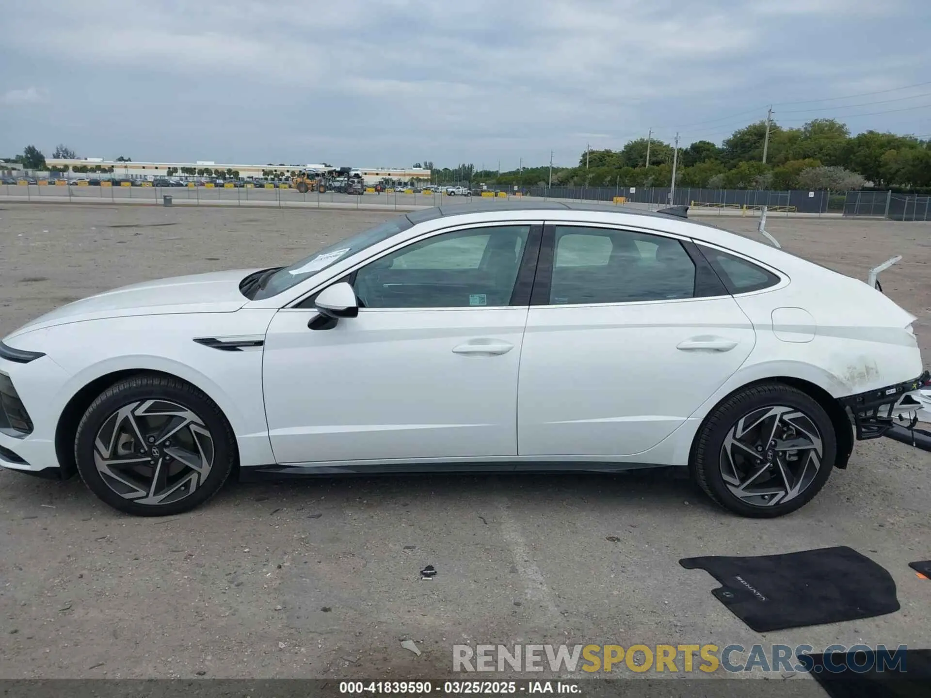 15 Photograph of a damaged car KMHL14JA1RA418157 HYUNDAI SONATA 2024