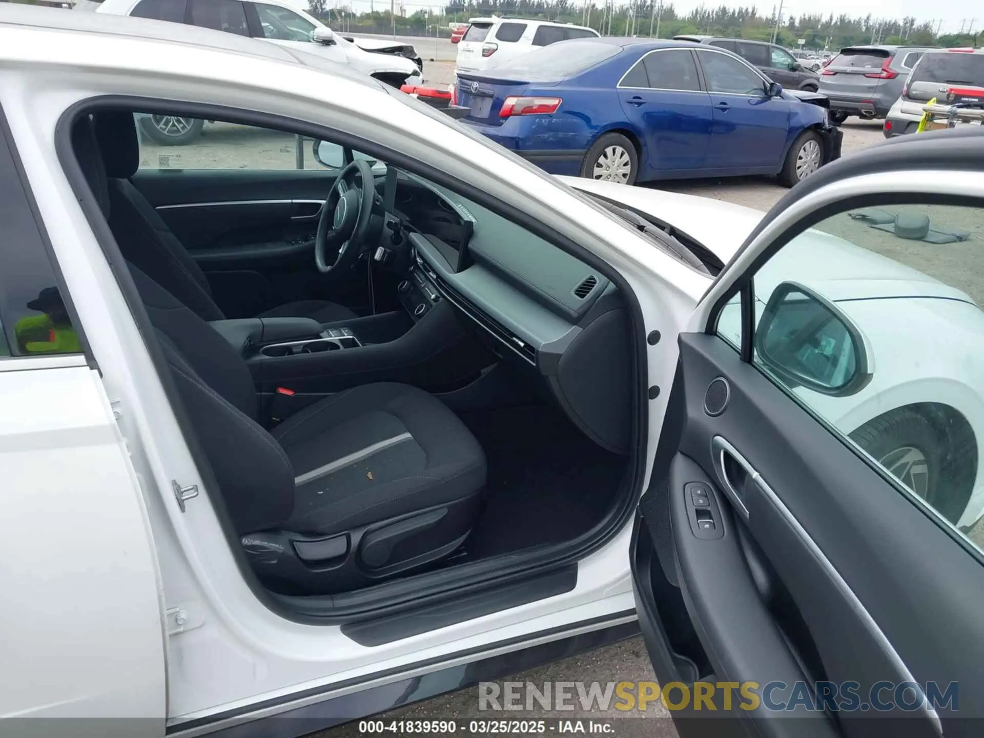 5 Photograph of a damaged car KMHL14JA1RA418157 HYUNDAI SONATA 2024