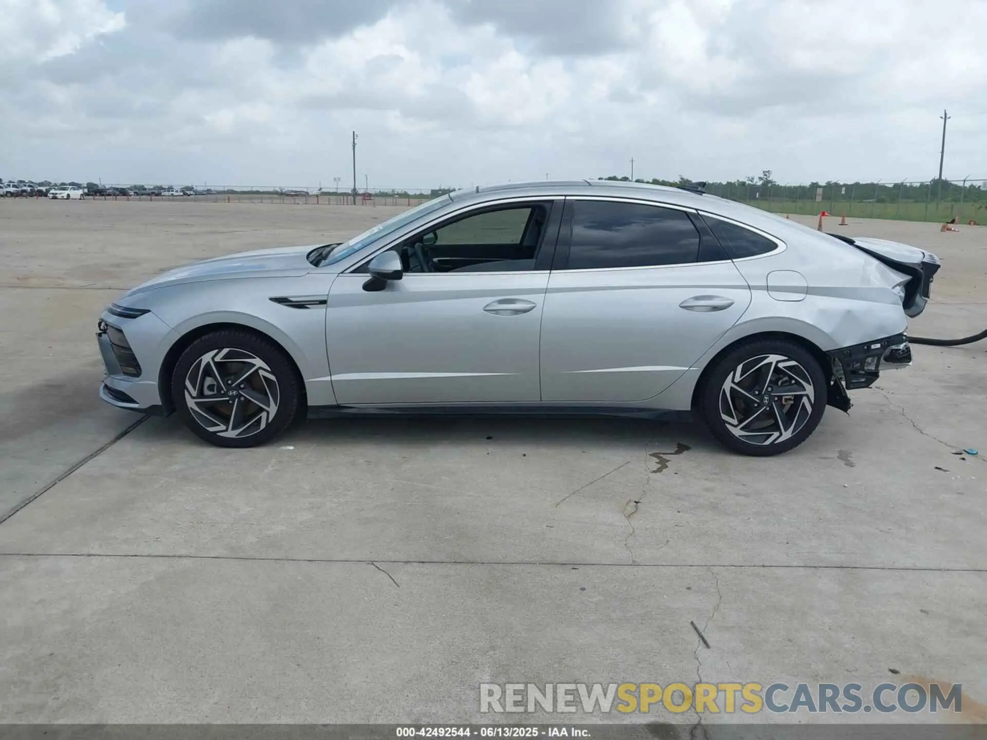 14 Photograph of a damaged car KMHL14JA2RA393396 HYUNDAI SONATA 2024