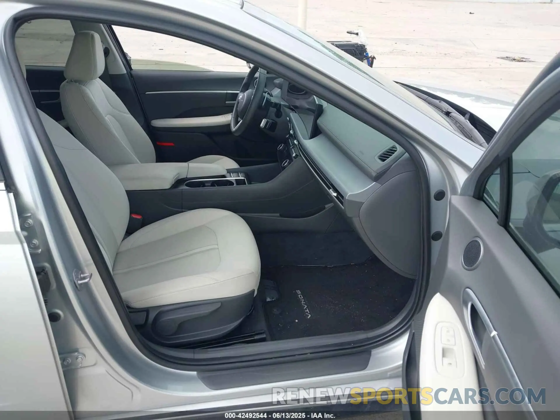 5 Photograph of a damaged car KMHL14JA2RA393396 HYUNDAI SONATA 2024