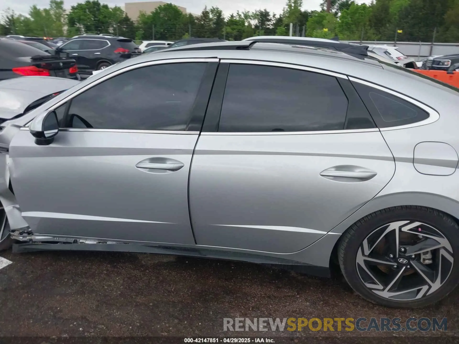 14 Photograph of a damaged car KMHL14JA3RA351349 HYUNDAI SONATA 2024