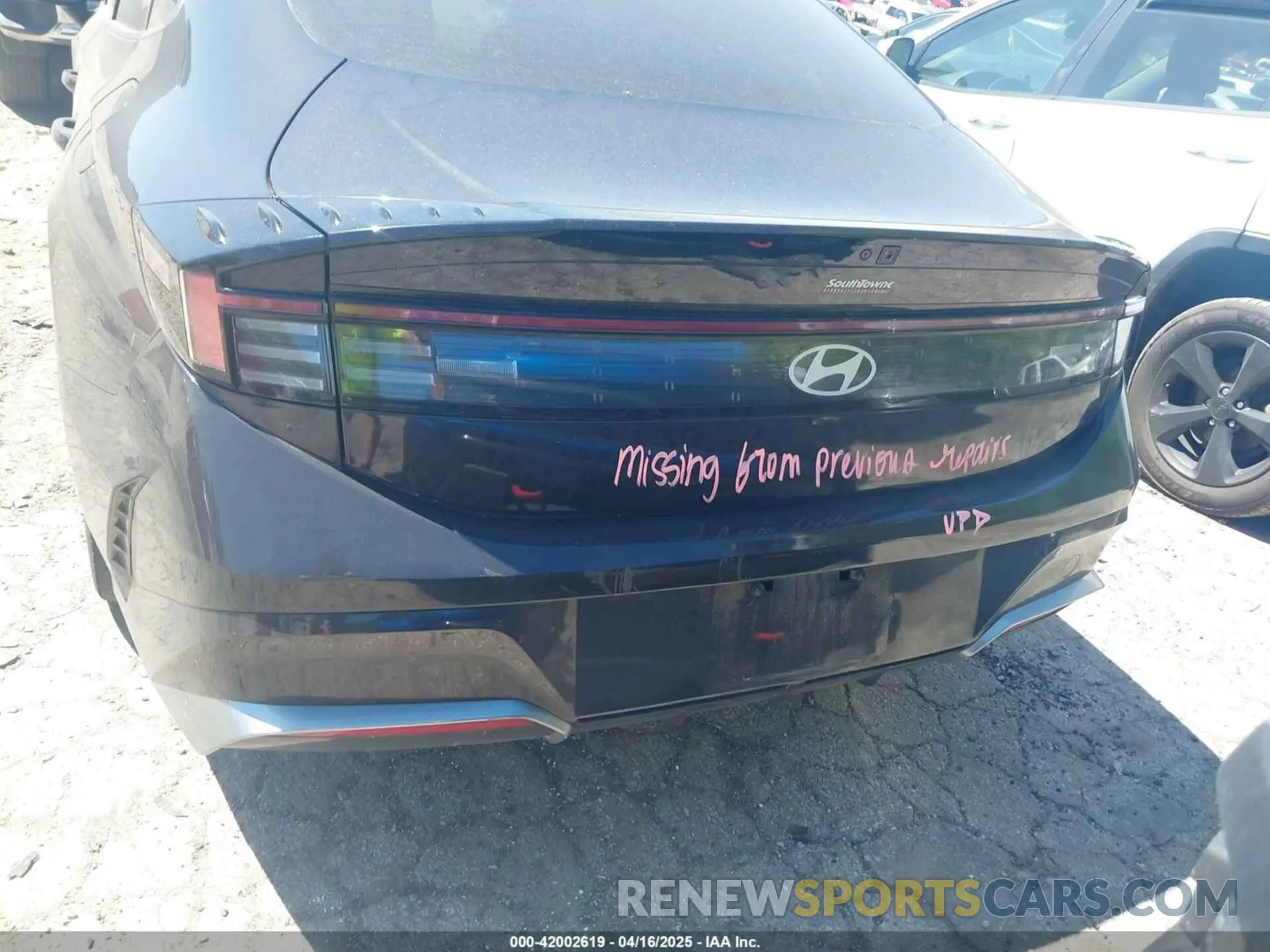 16 Photograph of a damaged car KMHL14JA4RA361551 HYUNDAI SONATA 2024