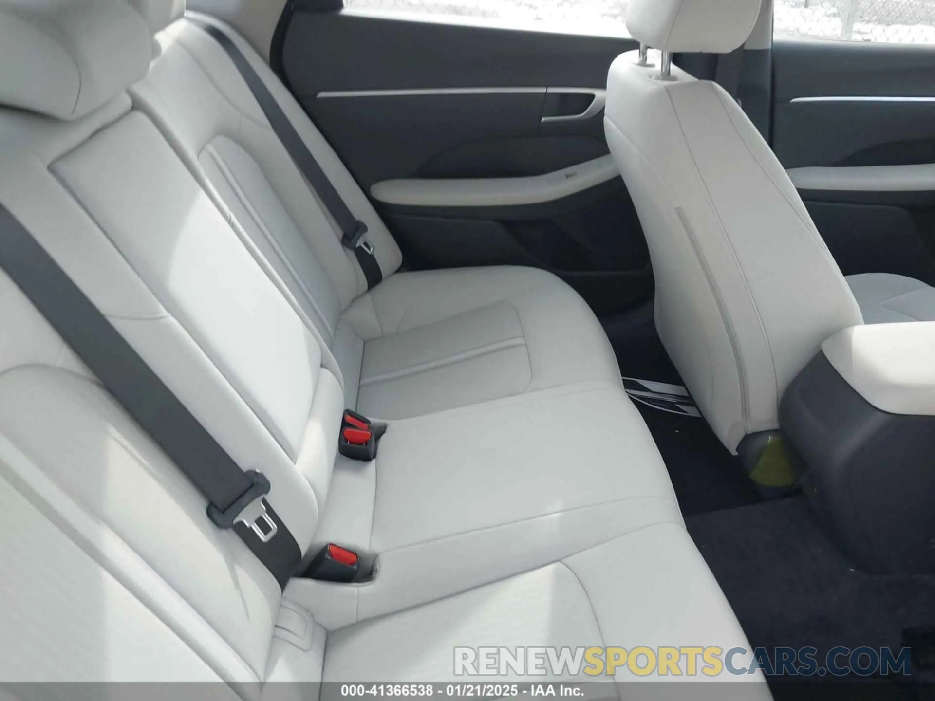 8 Photograph of a damaged car KMHL14JA5RA407176 HYUNDAI SONATA 2024