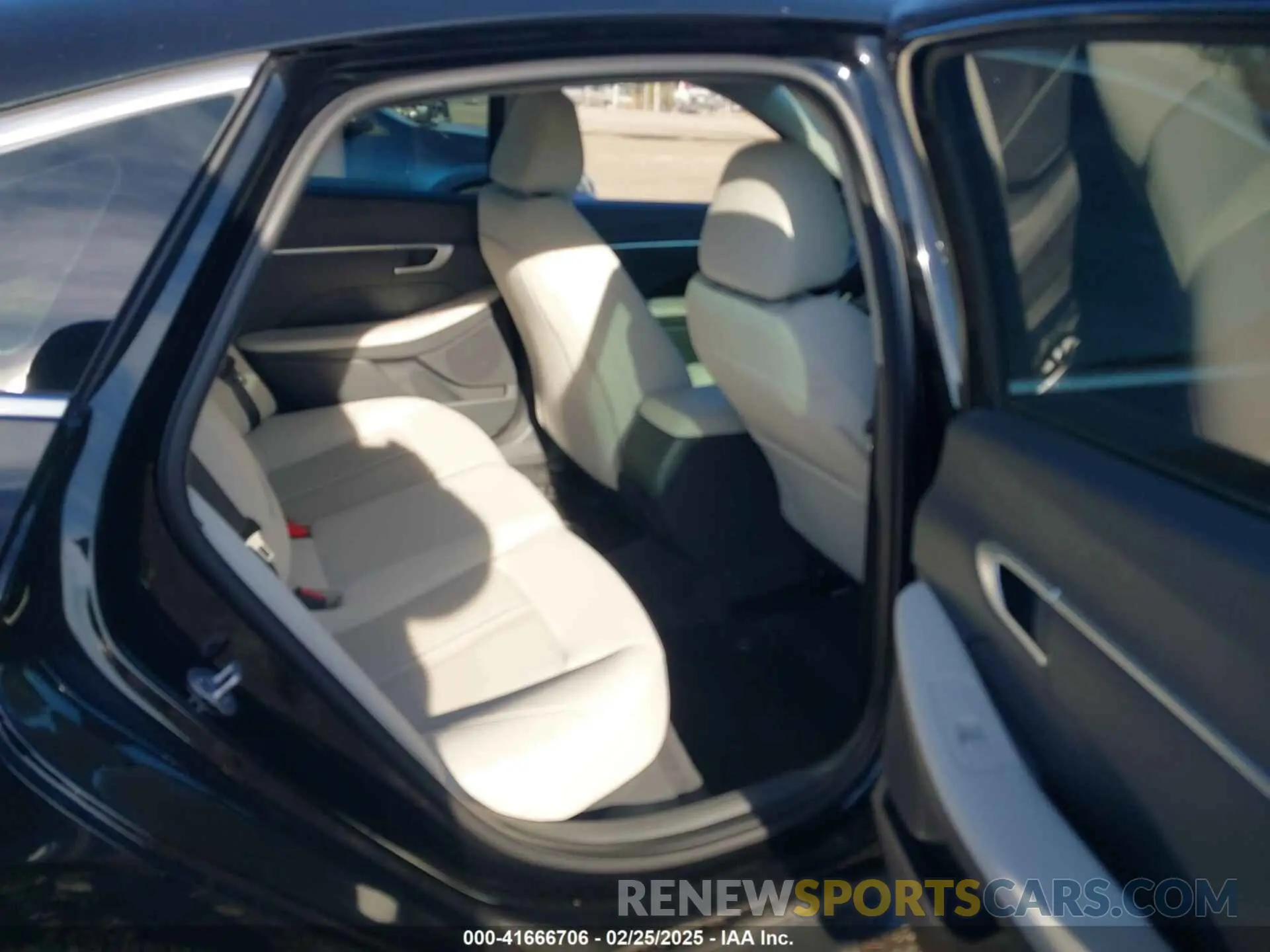 8 Photograph of a damaged car KMHL14JA6RA355640 HYUNDAI SONATA 2024