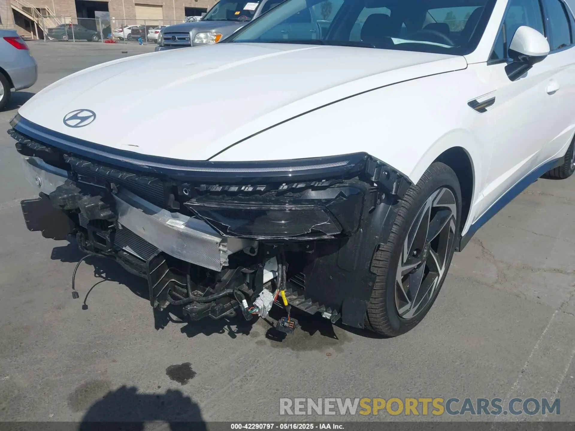 19 Photograph of a damaged car KMHL14JA6RA426688 HYUNDAI SONATA 2024