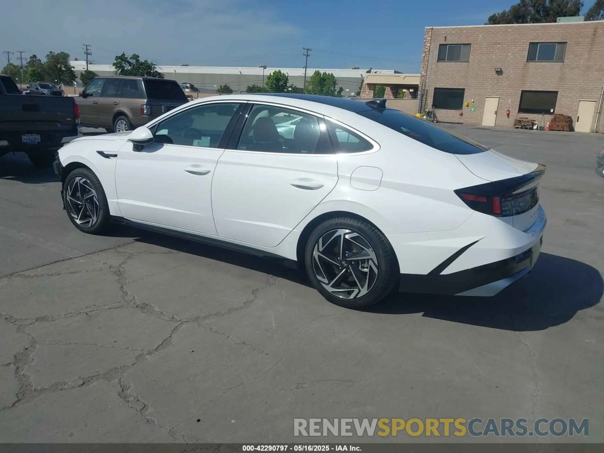 3 Photograph of a damaged car KMHL14JA6RA426688 HYUNDAI SONATA 2024