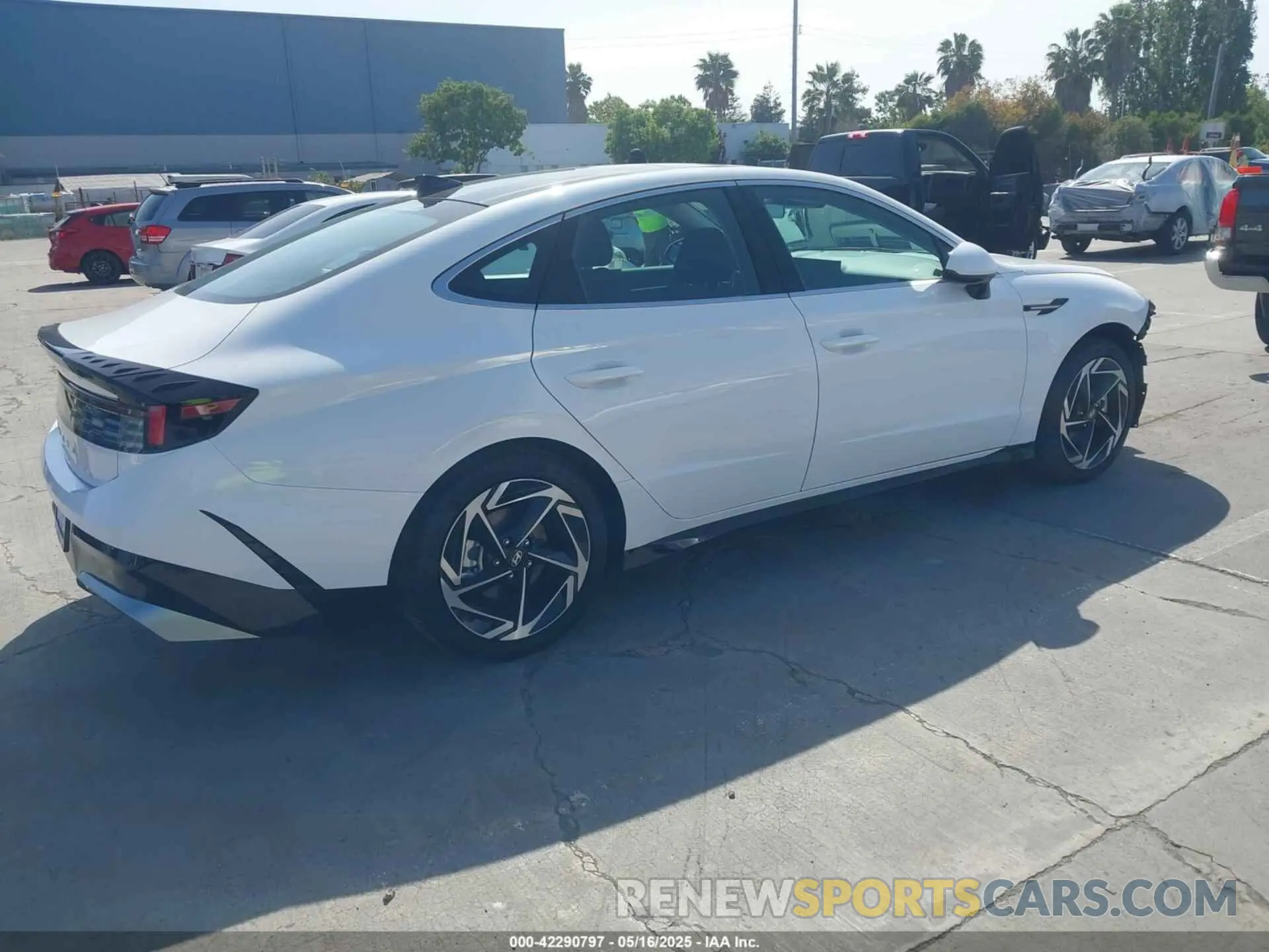 4 Photograph of a damaged car KMHL14JA6RA426688 HYUNDAI SONATA 2024