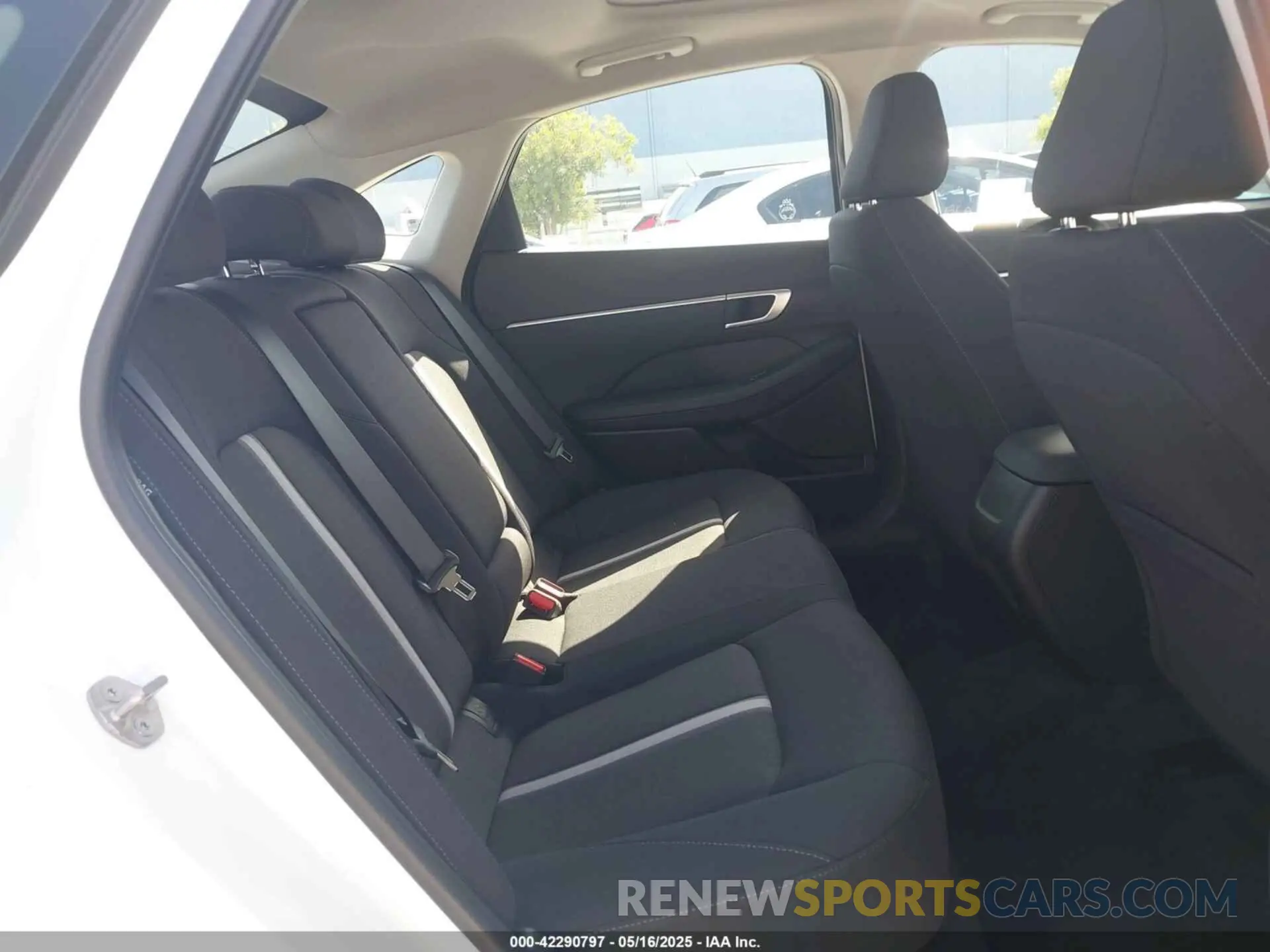 8 Photograph of a damaged car KMHL14JA6RA426688 HYUNDAI SONATA 2024