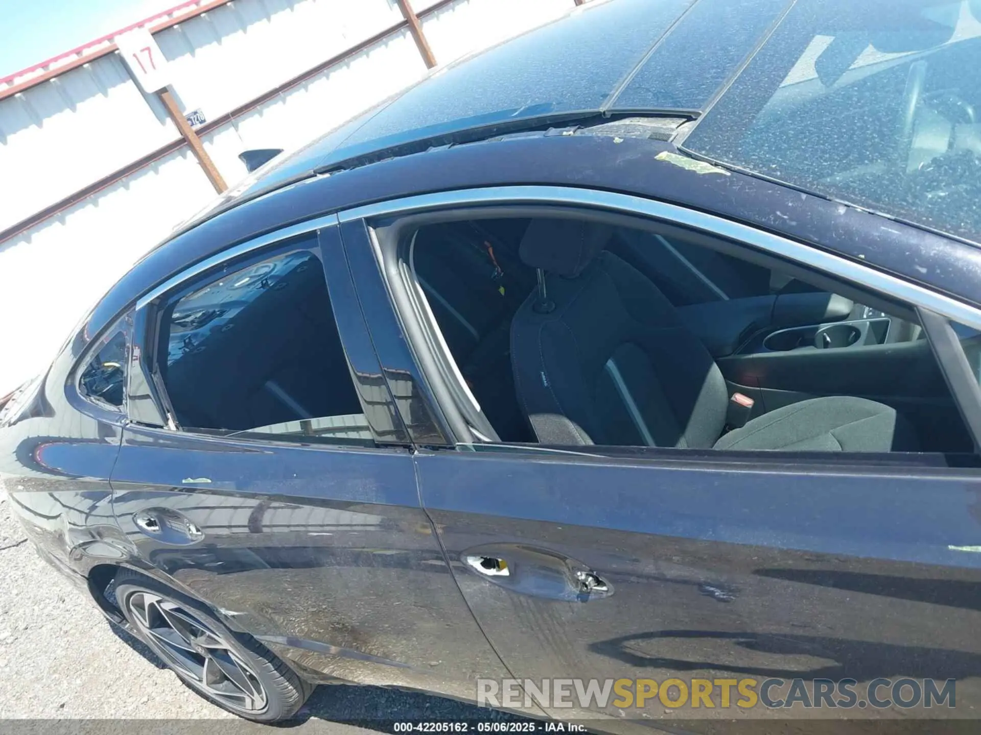 18 Photograph of a damaged car KMHL14JA7RA365433 HYUNDAI SONATA 2024