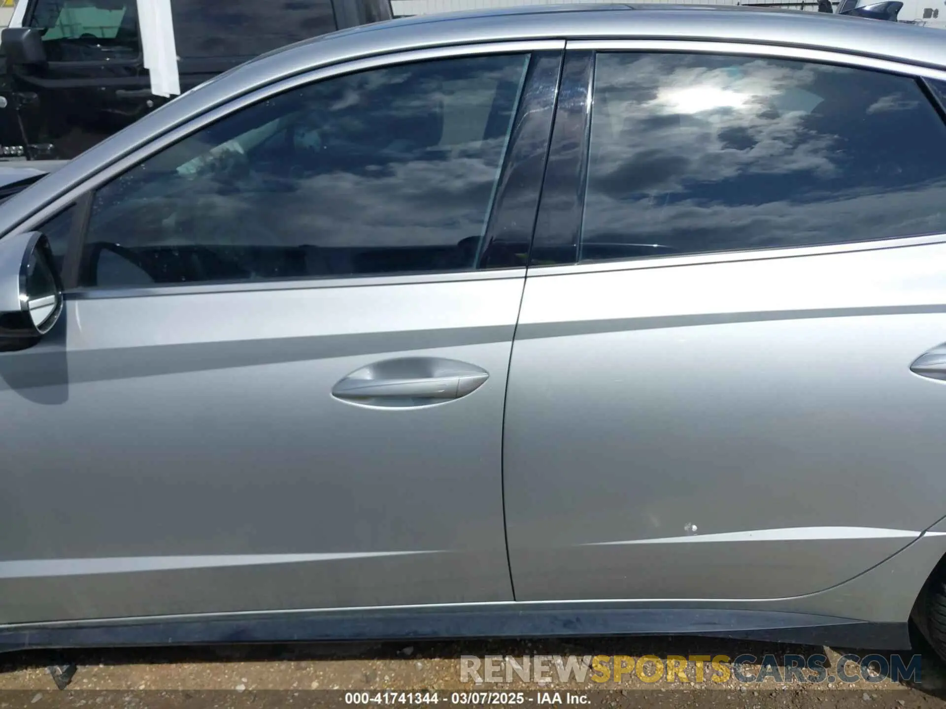 15 Photograph of a damaged car KMHL14JA8RA363268 HYUNDAI SONATA 2024