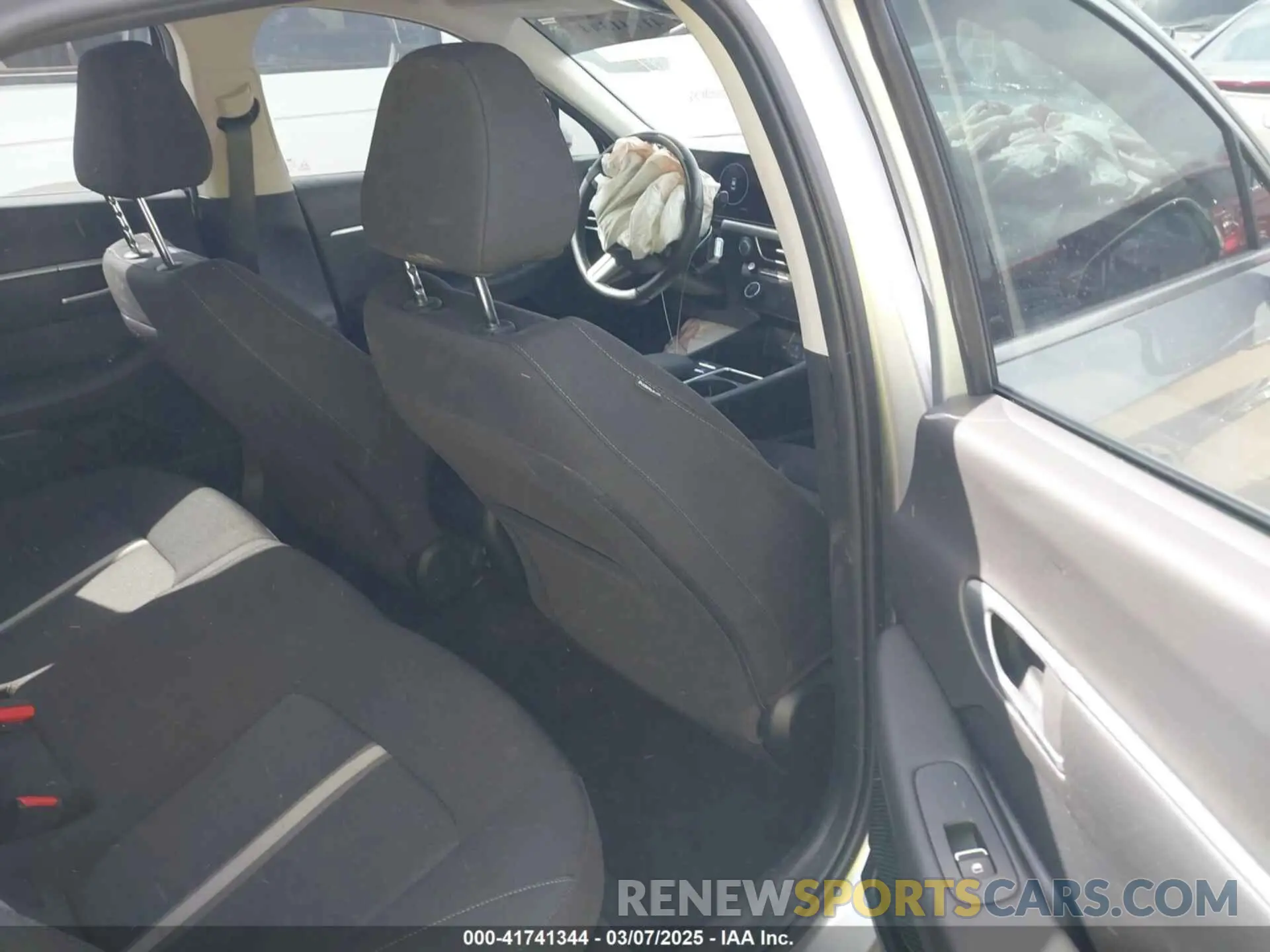 8 Photograph of a damaged car KMHL14JA8RA363268 HYUNDAI SONATA 2024