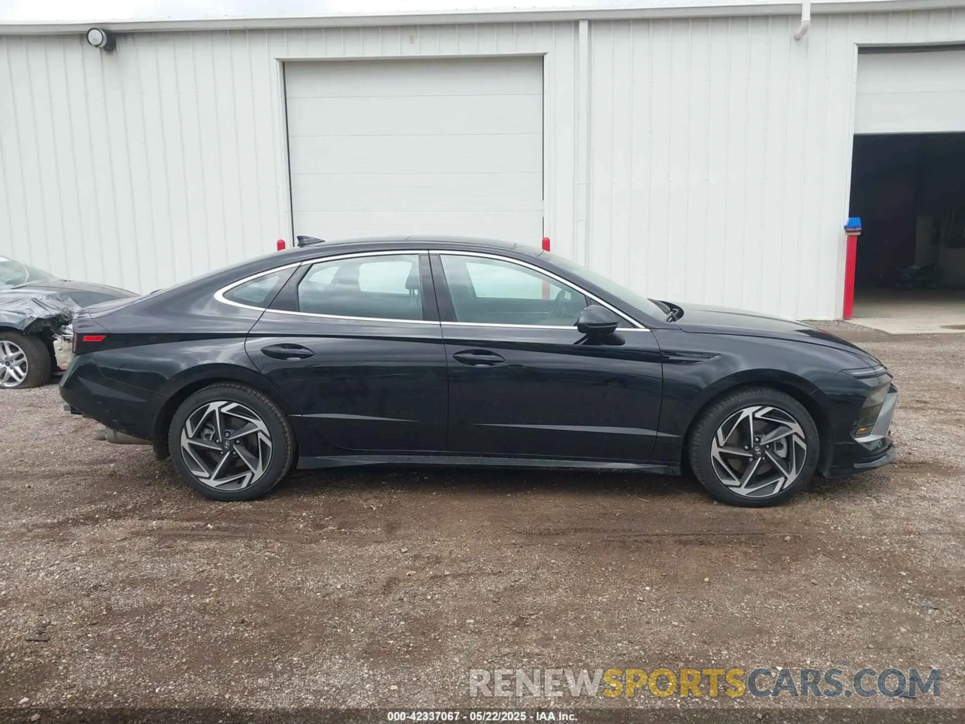 13 Photograph of a damaged car KMHL14JA8RA409343 HYUNDAI SONATA 2024