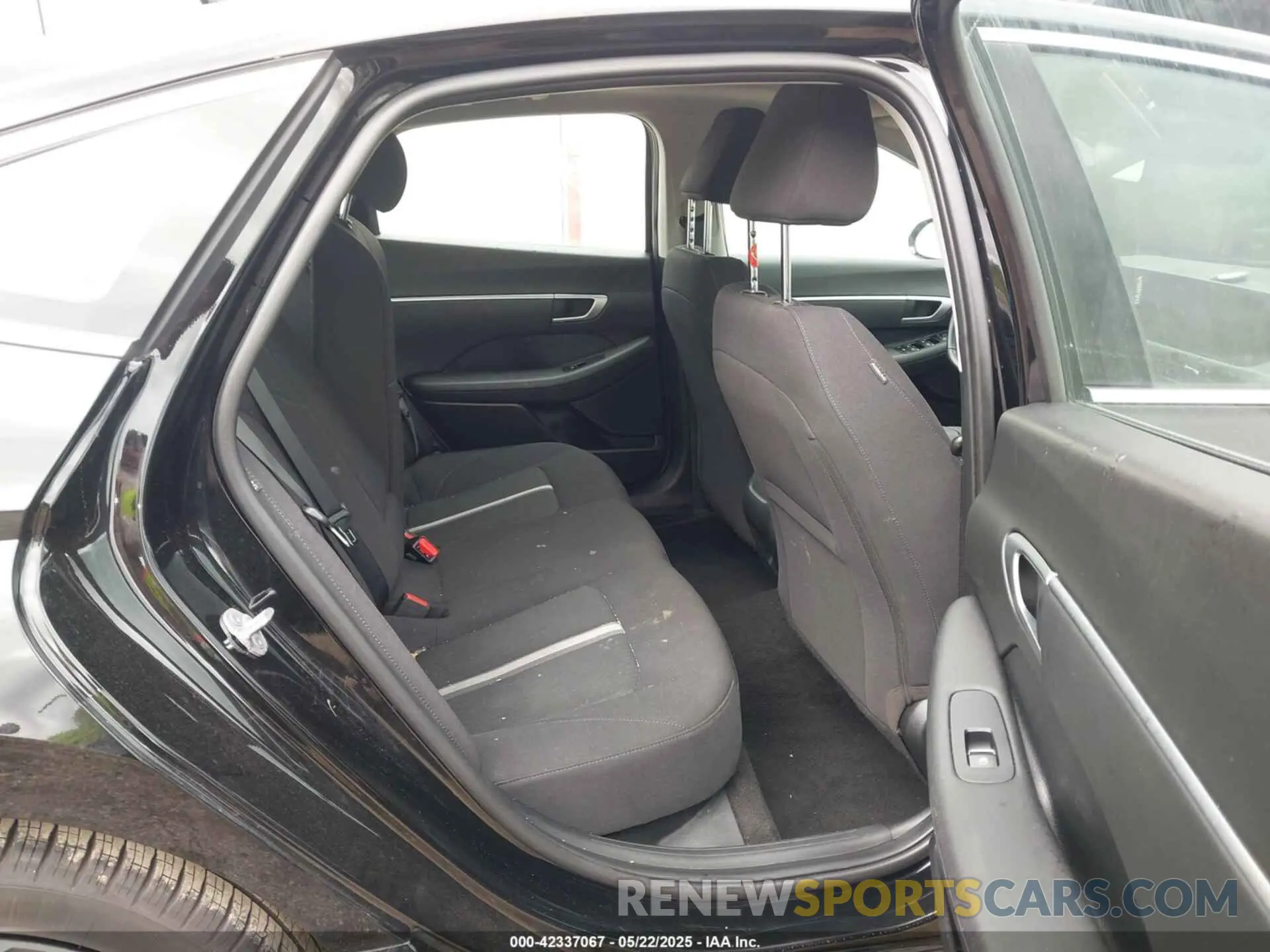 8 Photograph of a damaged car KMHL14JA8RA409343 HYUNDAI SONATA 2024